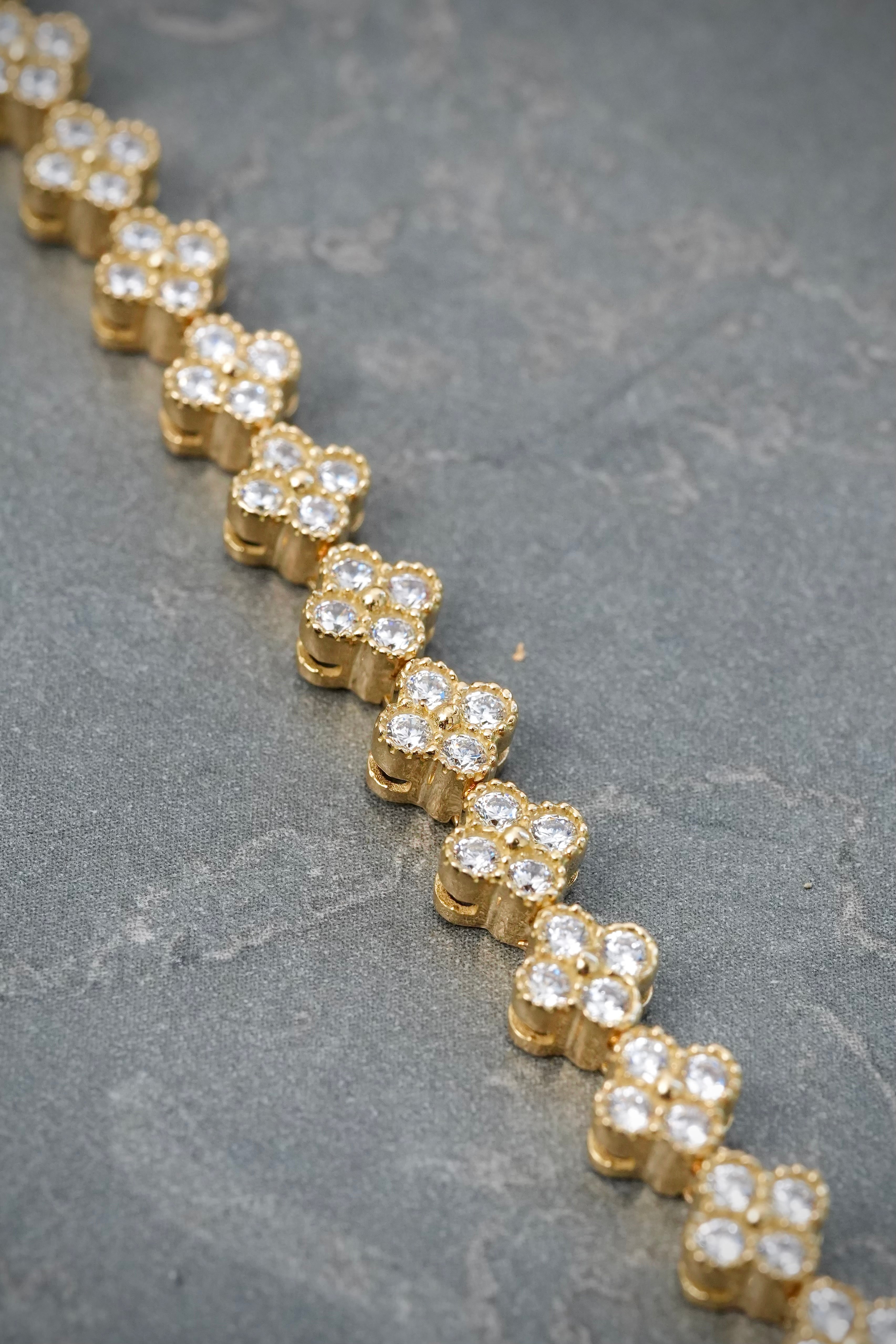 Pulso Lucky Clover con Swarovski Blanco 16.05gr / 18cm / 5.7mm — Oro Amarillo