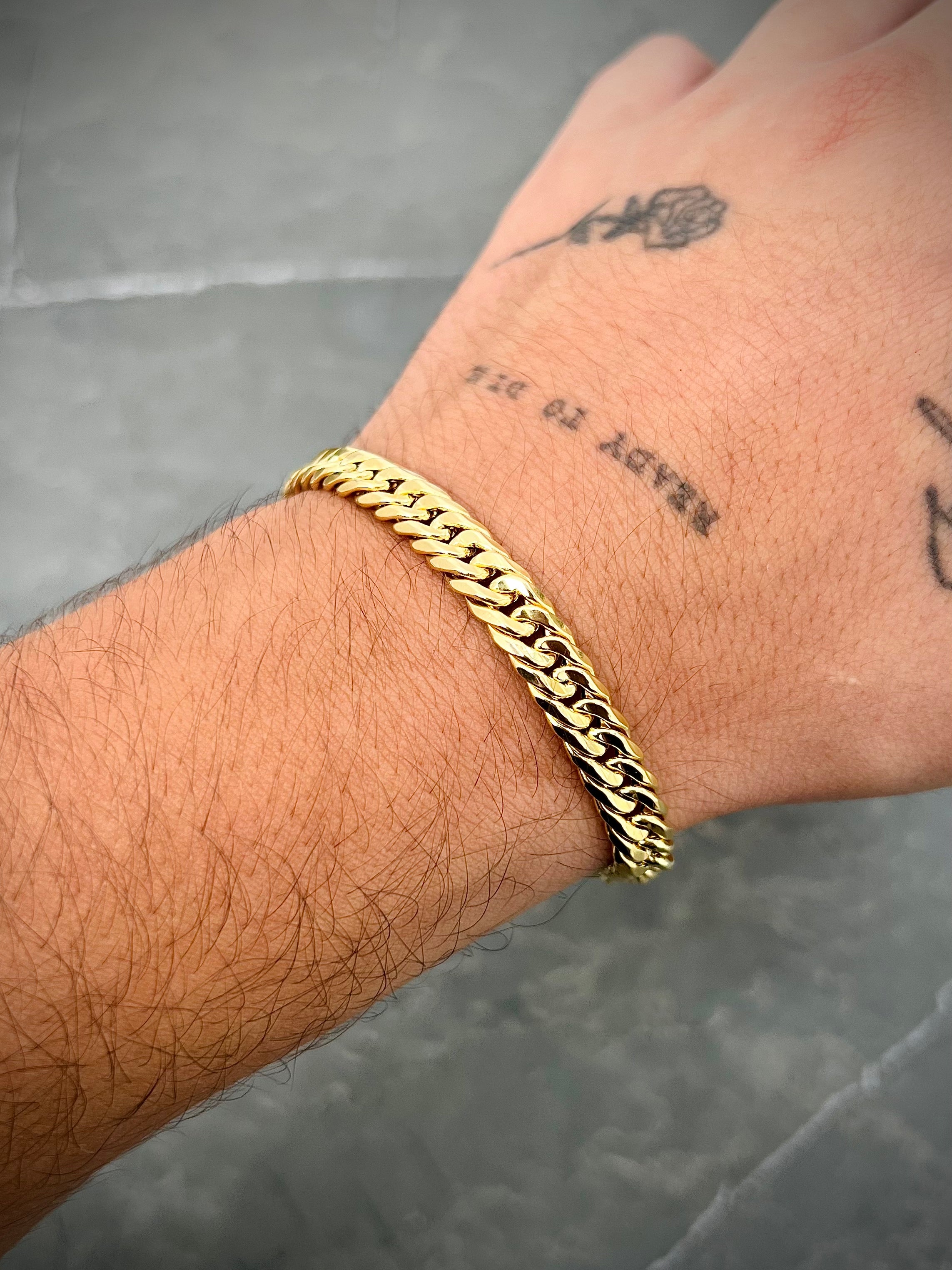Pulso cubano 6.75gr / Largo 22cm — Oro Amarillo