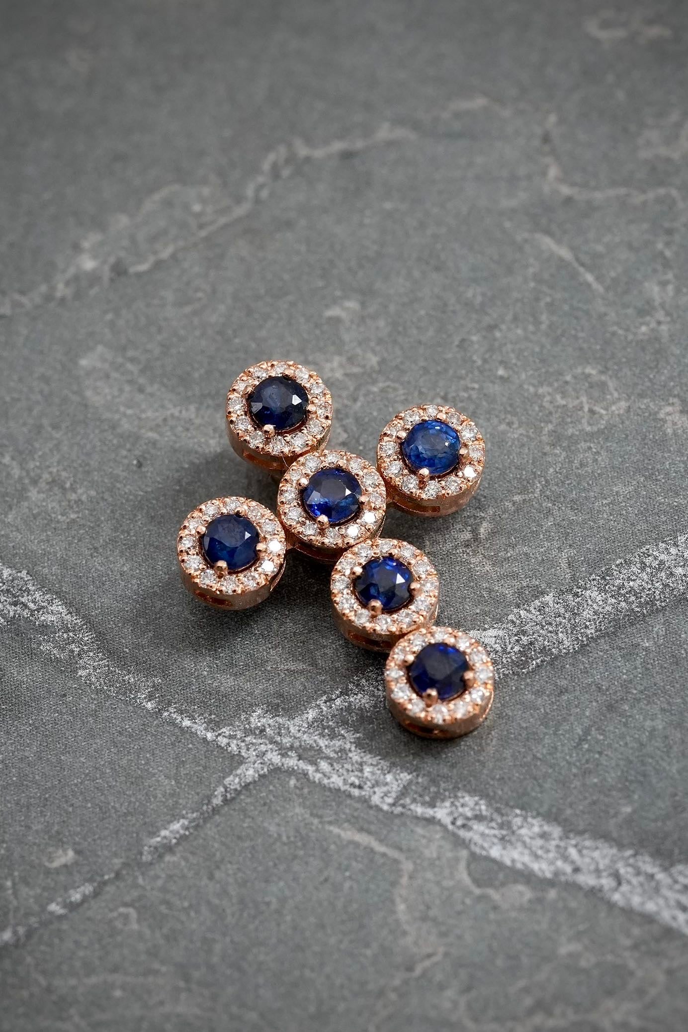 Dije con 100pts de zafiro y 36pts de diamantes 2.8gr / Largo 2.2cm / Oro Rosado (Joya) M