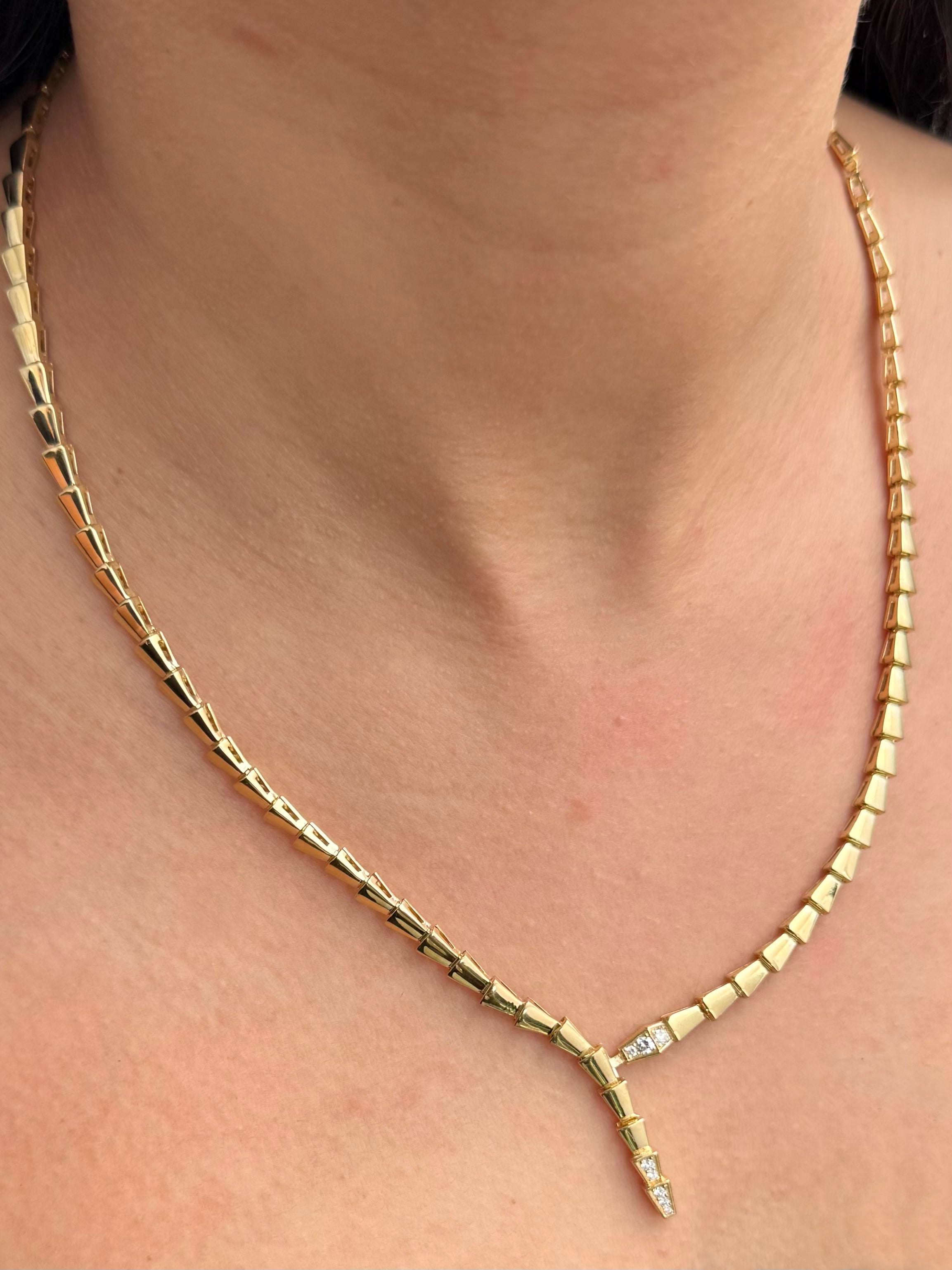Cadena con 17pts de diamantes 45.75gr / Largo 50cm / Oro Amarillo (Joya) M
