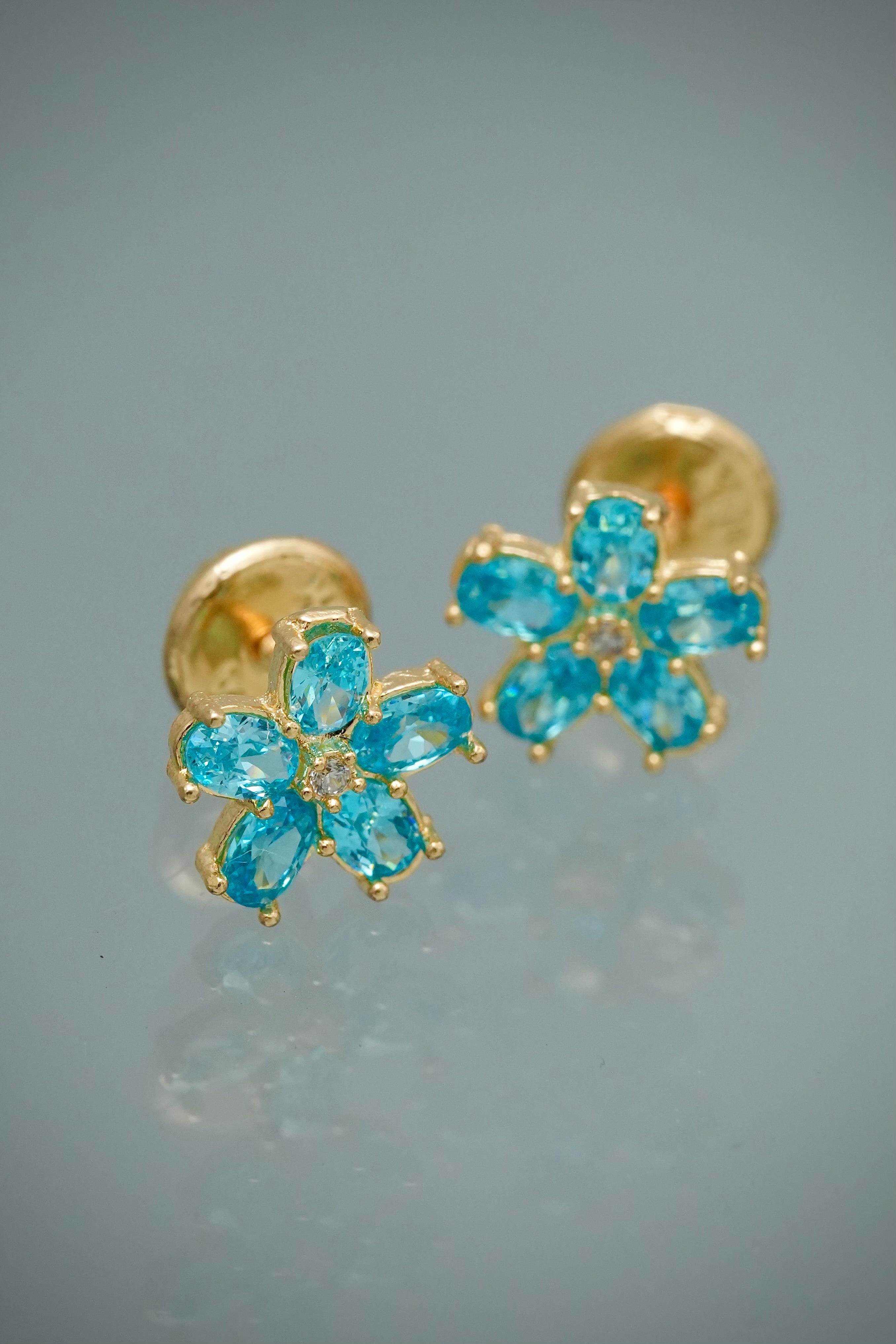 Topos Flor con Swarovski Azul y Blanco 1gr / 0.8cm / 8mm — Oro Amarillo