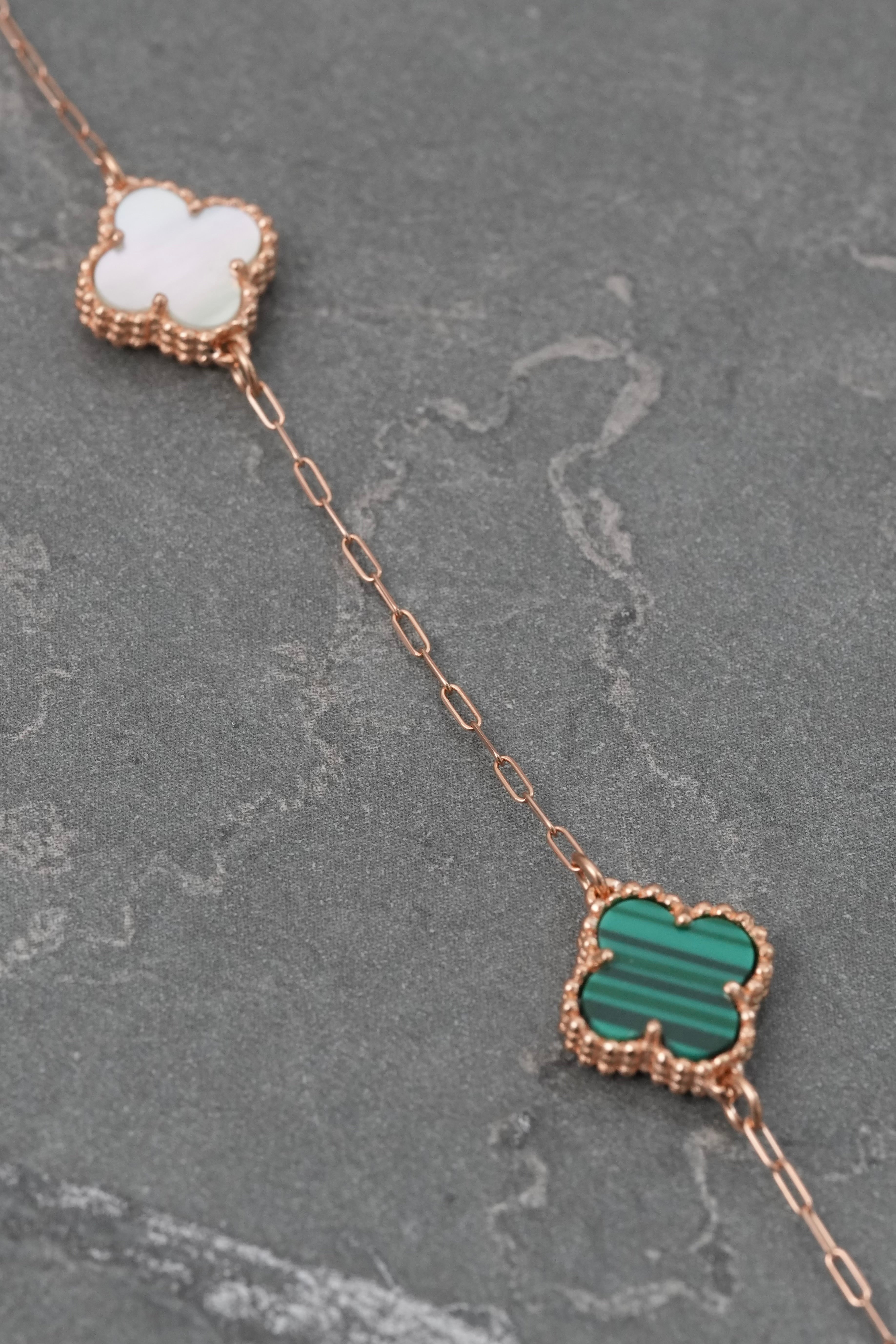 Pulso Lucky Clover Piedra Verde y Blanca 3.45gr / 18cm / 9.7mm — Oro Rosado
