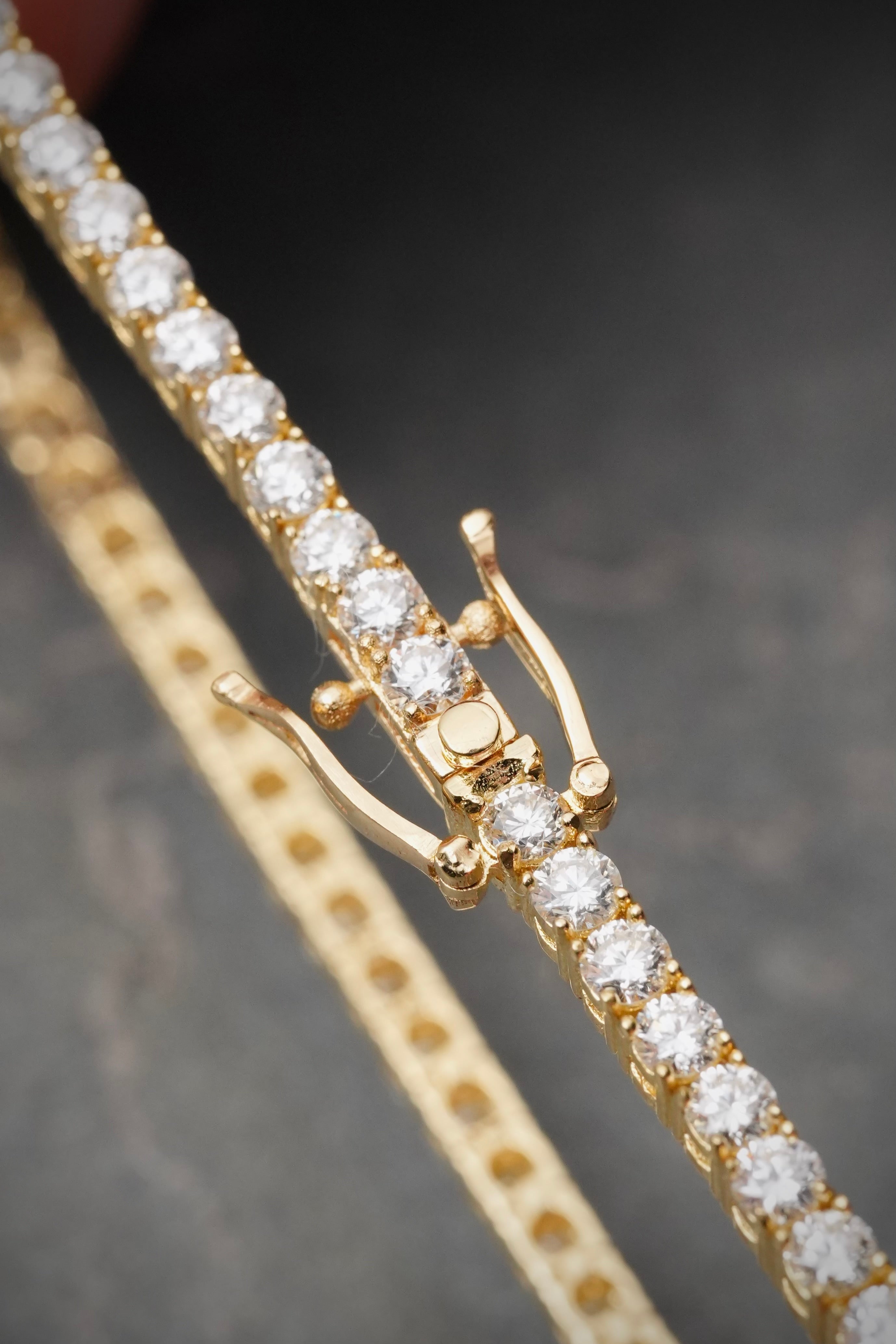 Pulso Tenis con 415pts de Diamantes 9.8gr / 18cm / 2.6mm — Oro Amarillo