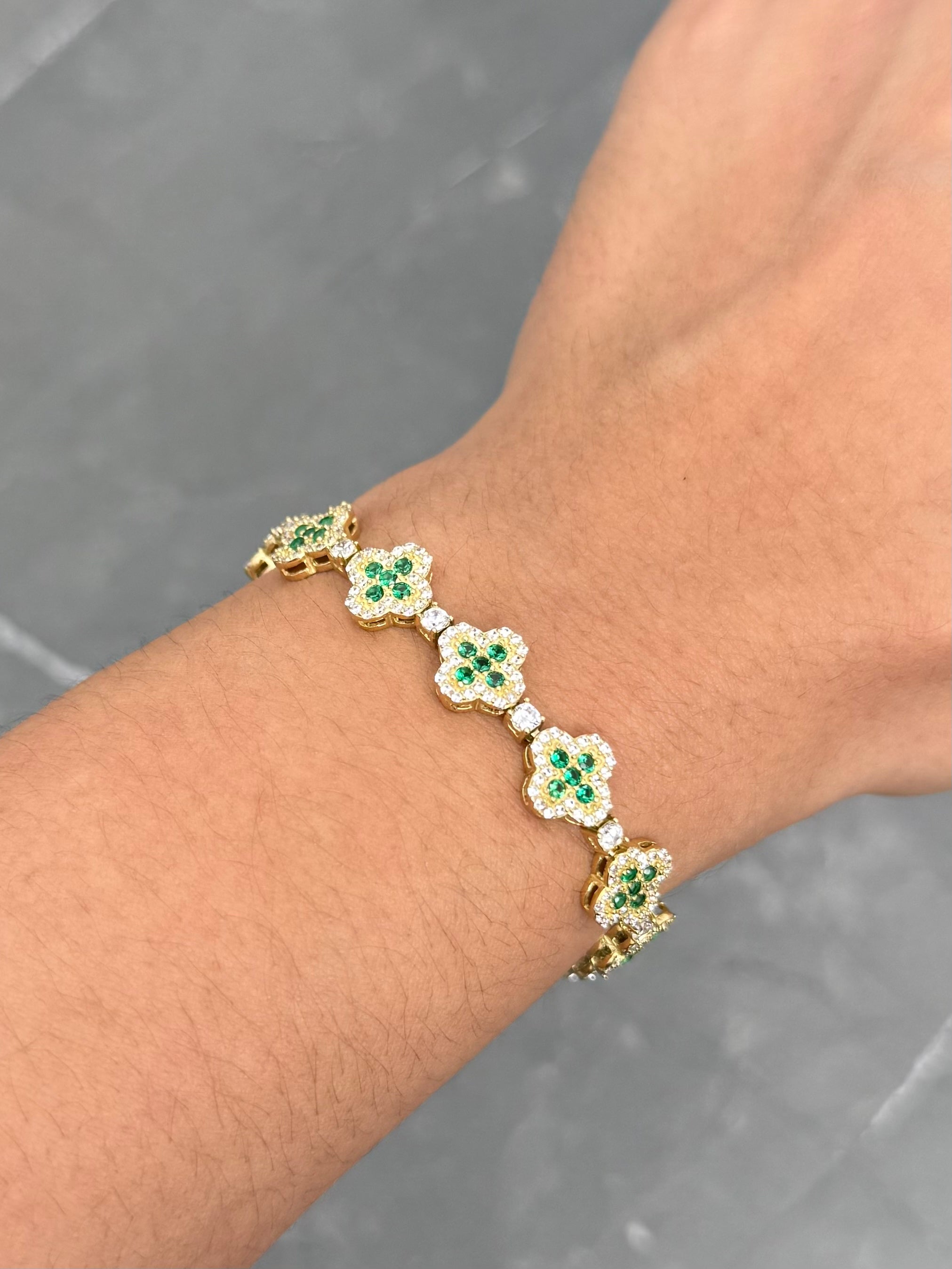 Pulso Lucky Clover con Swarovski Verde y Blanco 20.7gr / 21cm / 9.6mm — Oro Amarillo