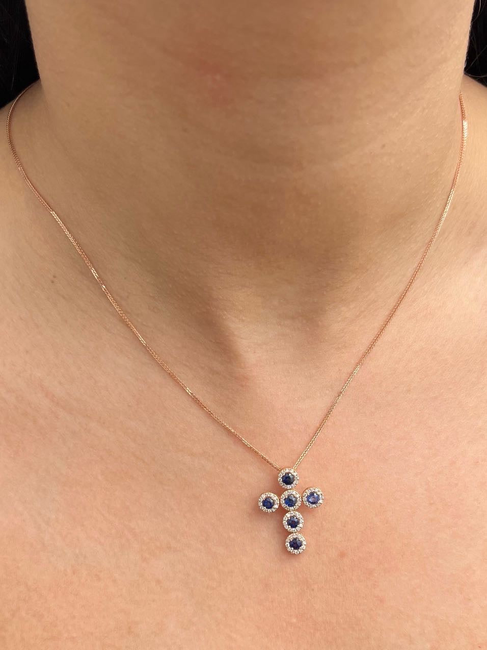 Dije con 100pts de zafiro y 36pts de diamantes 2.8gr / Largo 2.2cm / Oro Rosado (Joya) M