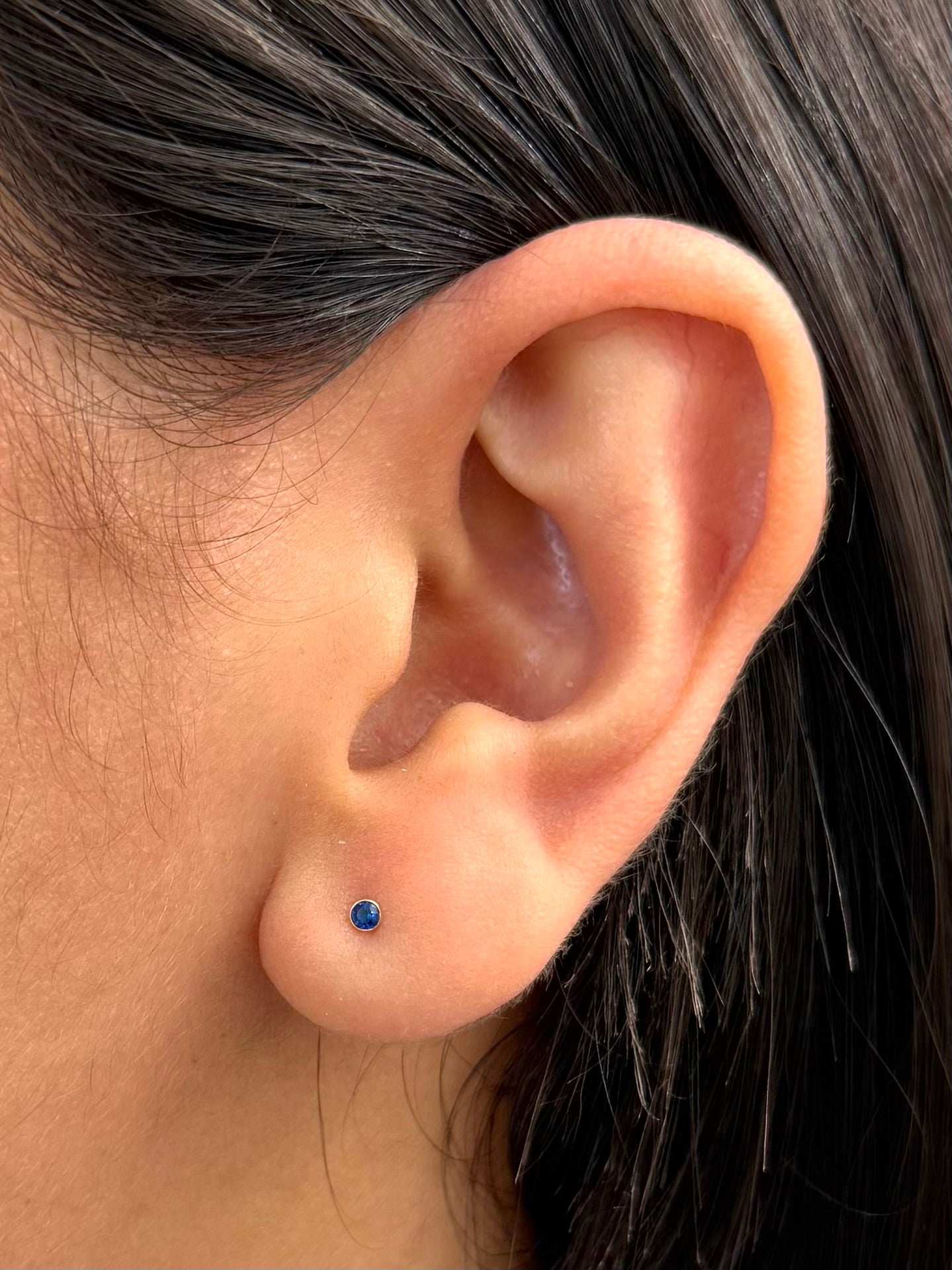 Topos Circulo con Swarovski Azul 0.4gr / 0.2cm / 2mm — Oro Amarillo