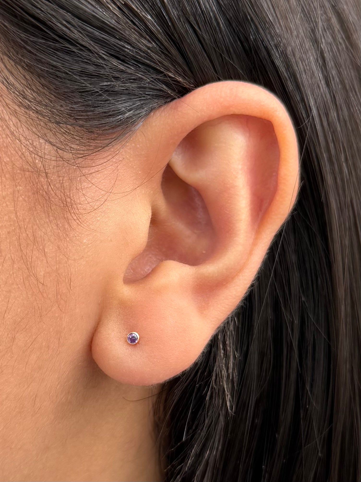 Topos Circulo con Swarovski Morado 0.4gr / 0.2cm / 2mm — Oro Amarillo