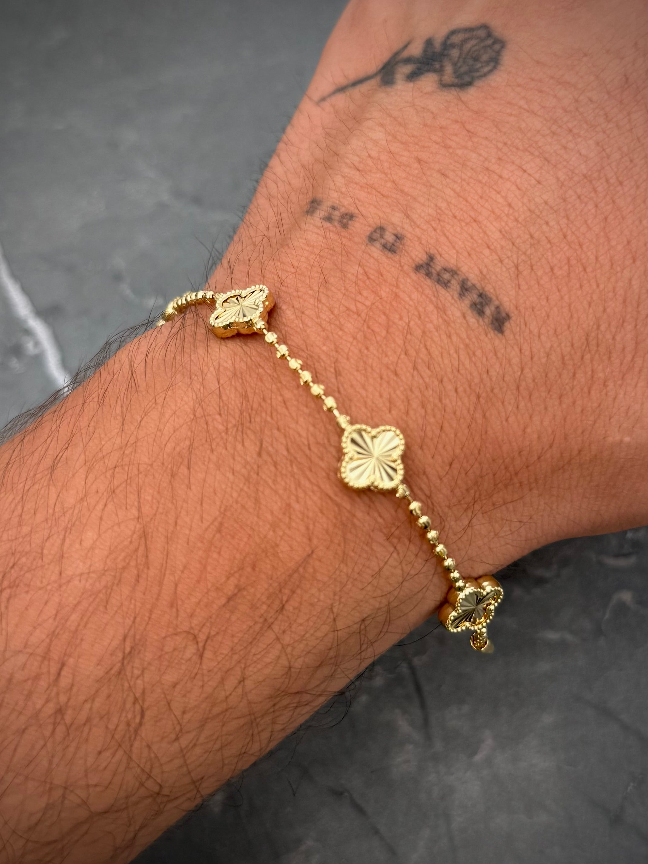 Pulso Lucky Clover Diamantado 4.5gr / 18cm / 9.9mm — Oro Amarillo
