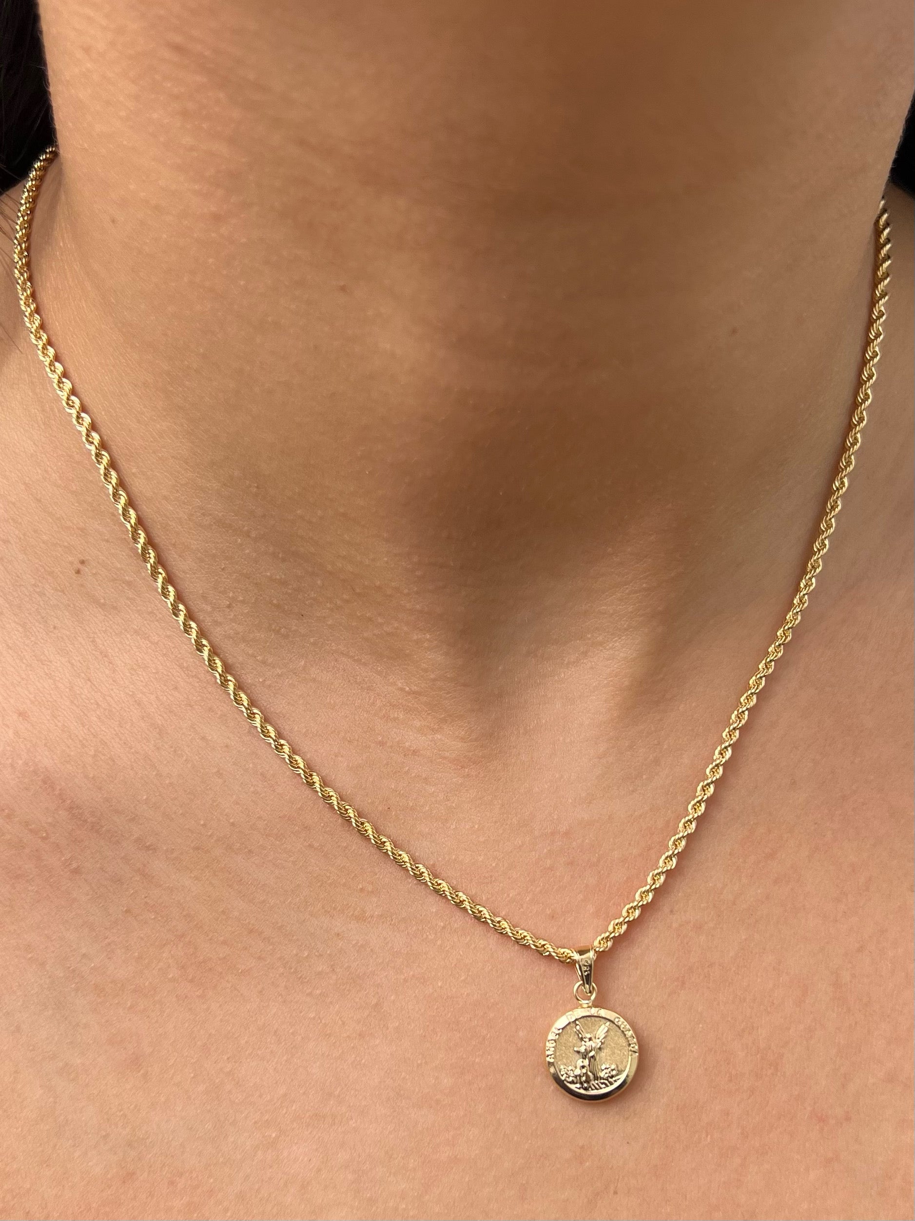 Dije angel de la guarda 0.7gr / Largo 2.0cm / Oro Amarillo Nac P