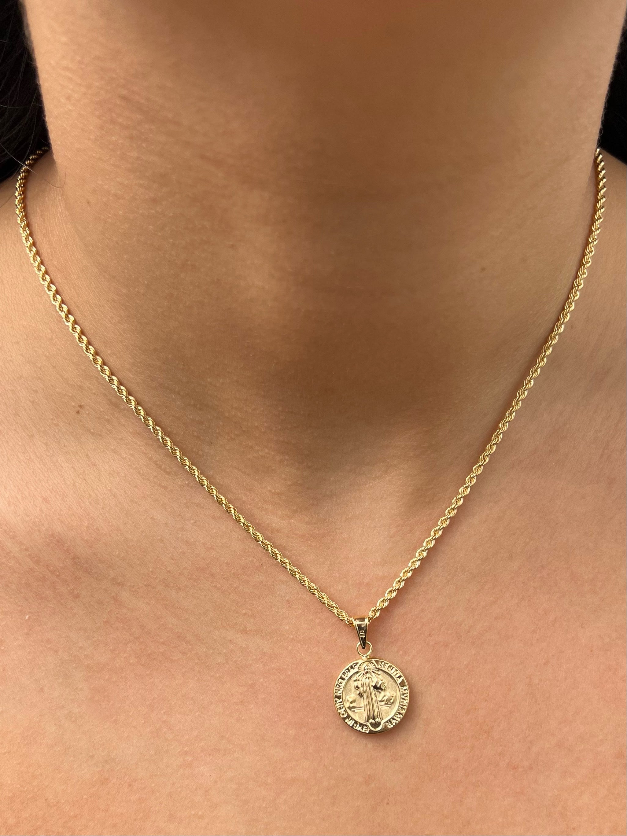 Dije san benito 1.3gr / Largo 2.5cm / Oro Amarillo Nac P