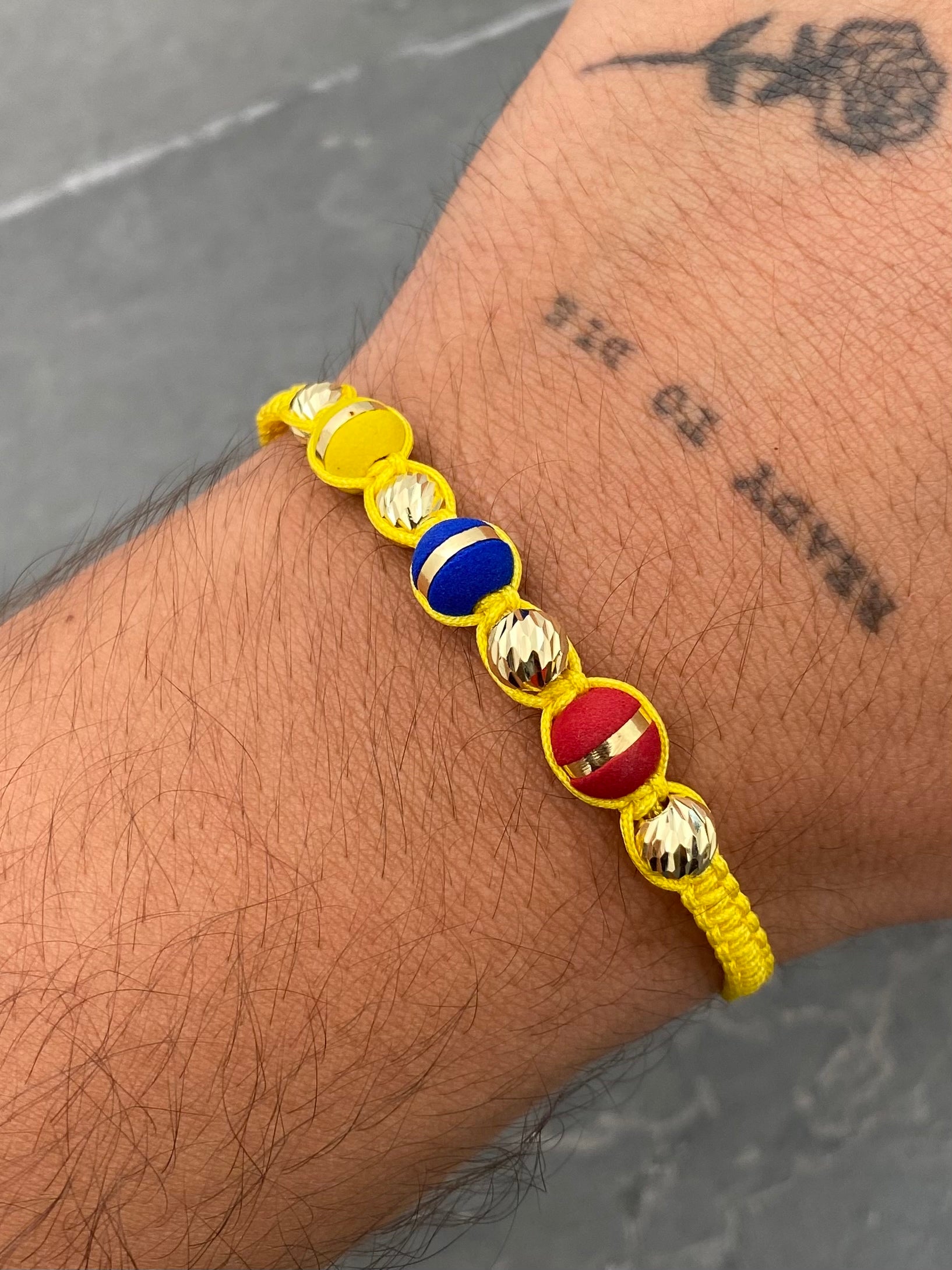 Pulsera Tricolor 0.8gr — Oro Amarillo