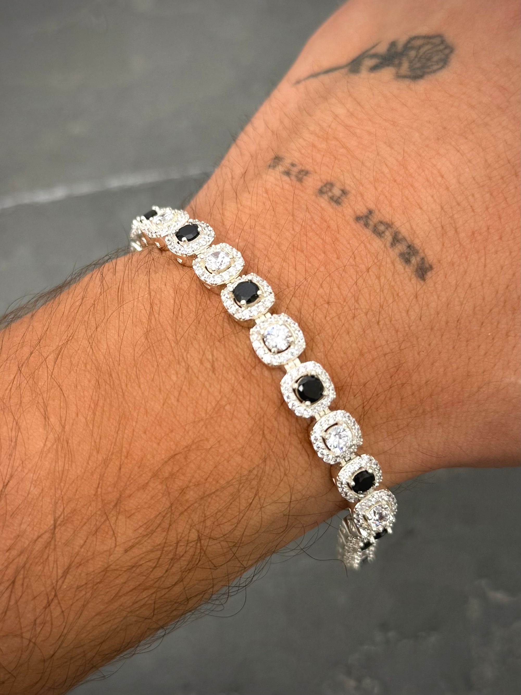 Pulso tenis con swarovski negro y blanco 21.5gr / Largo 18.5cm / Plata (Joya) B
