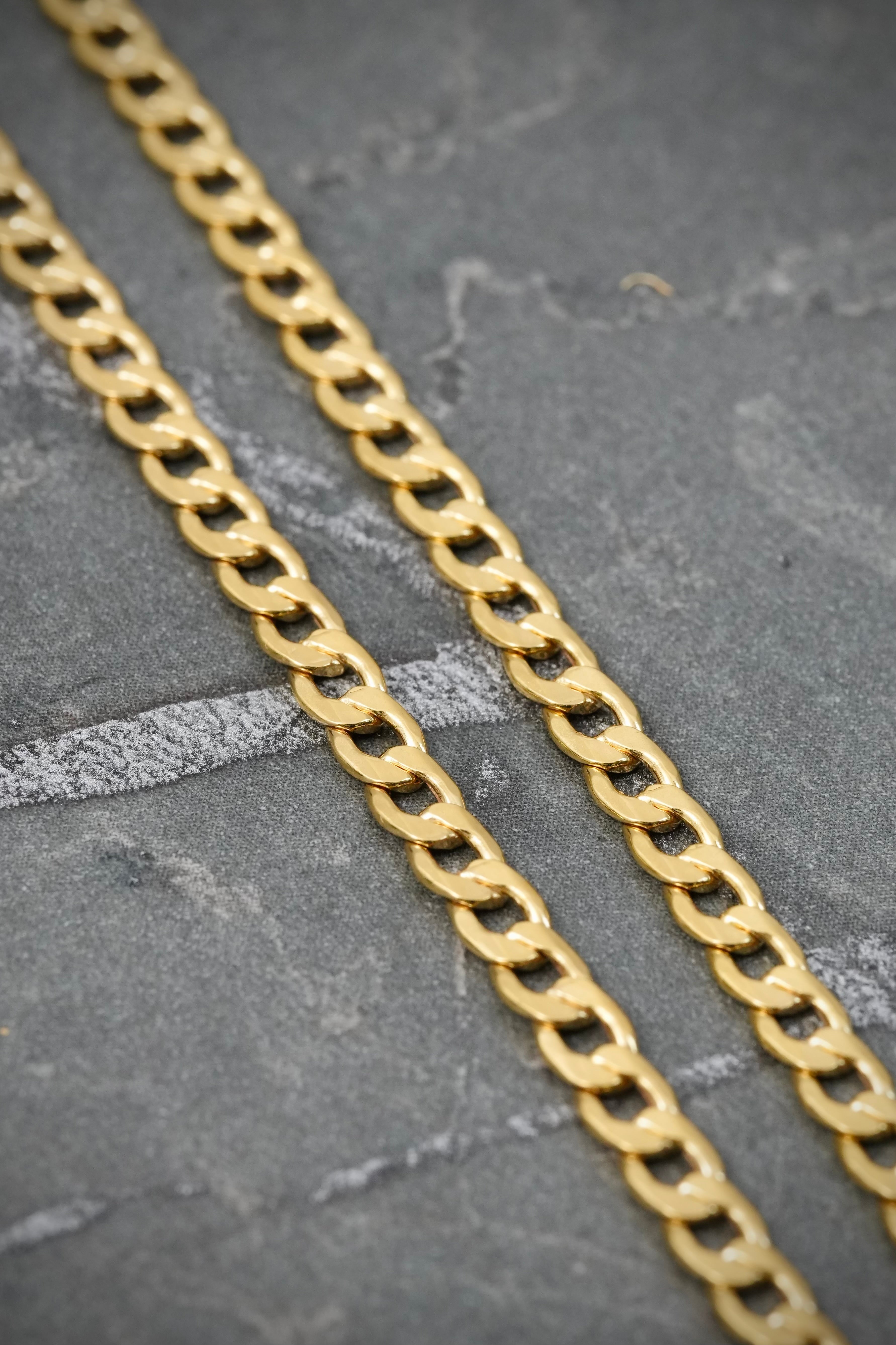 Cadena cubana 5.6gr / Largo 60cm — Oro Amarillo