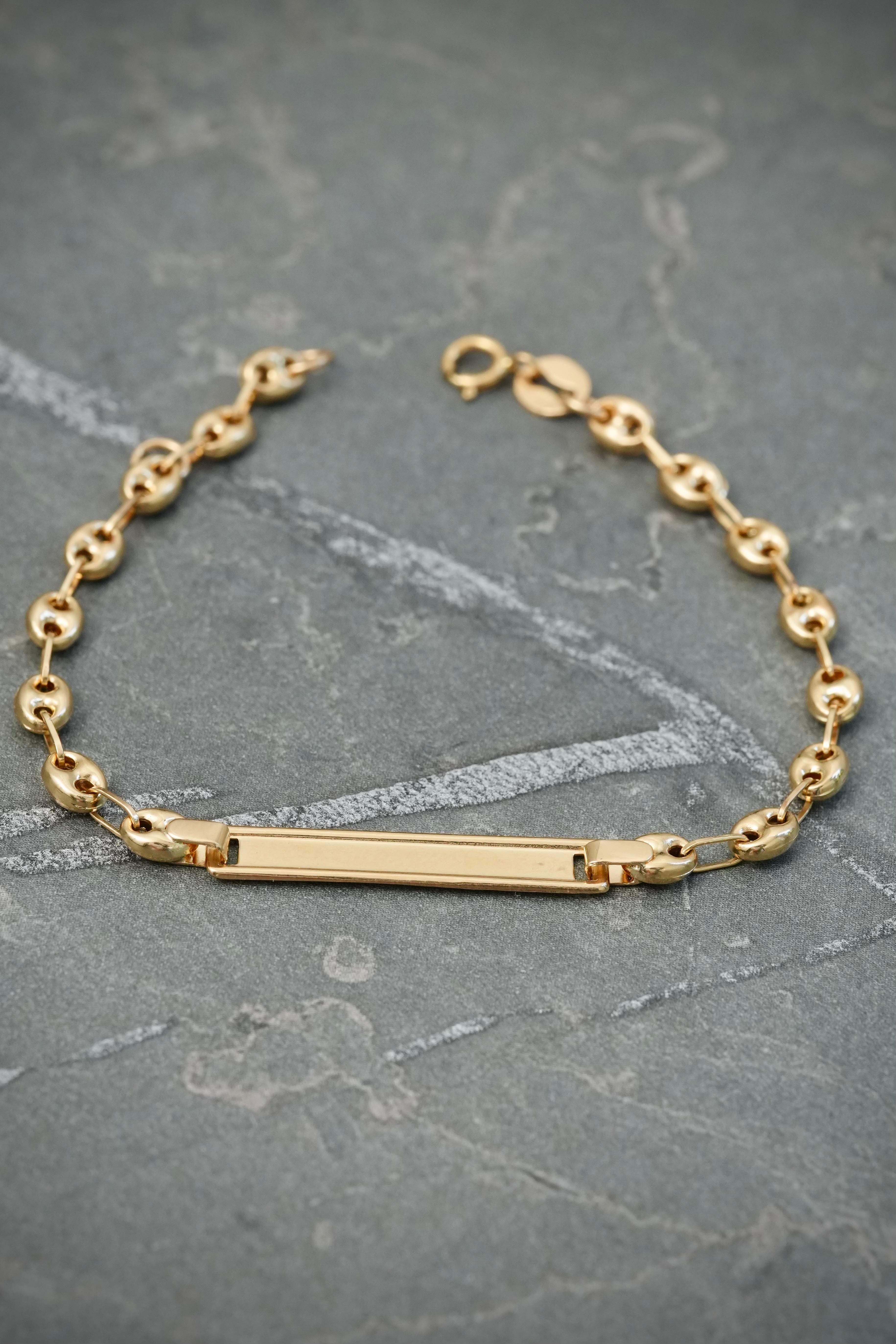 Pulso bebe Con Placa 1.9gr / Largo 15cm — Oro Amarillo