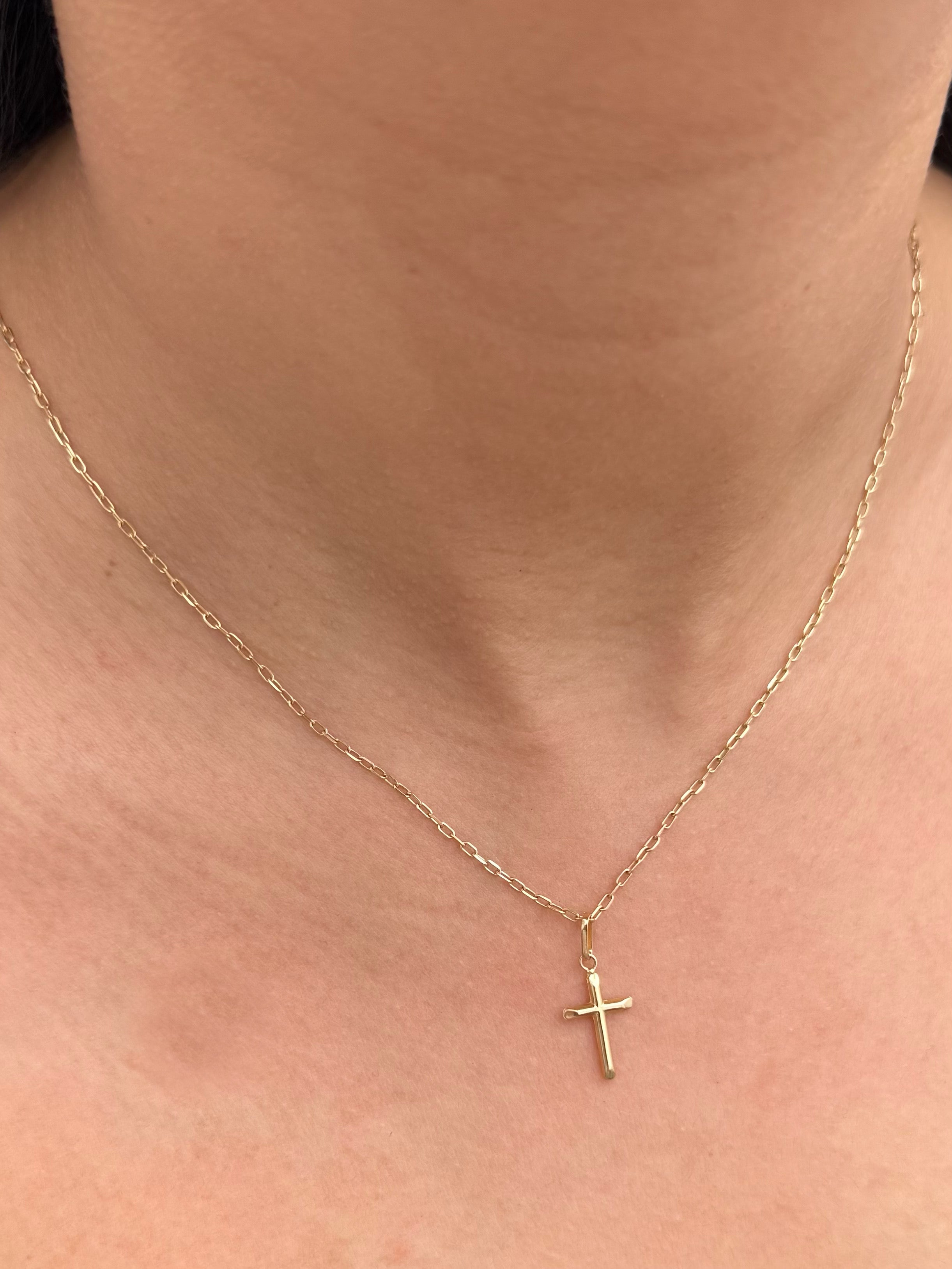 Dije cruz 0.4gr / Largo 2cm — Oro Amarillo