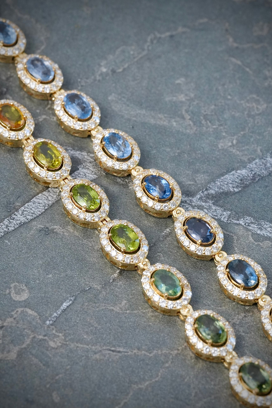 Cadena con 2050pts zafiro y 478pts diamante LB 43.25gr / Largo 45cm — Oro Amarillo