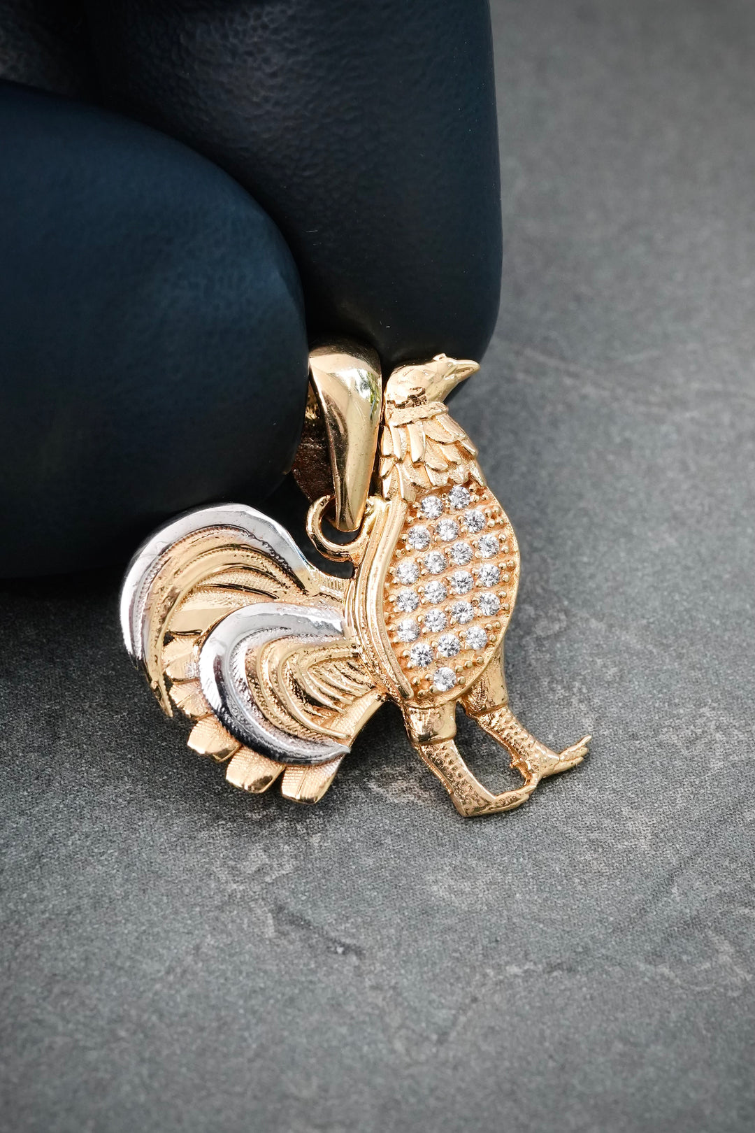 Dije Gallo 2.85gr / 2.3cm / 19mm — Oro Amarillo