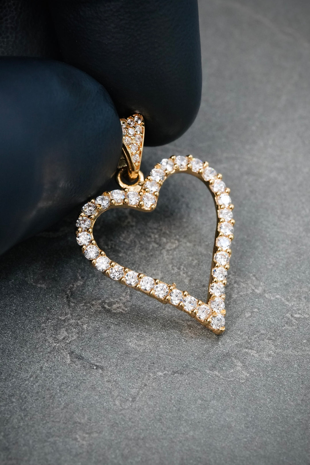 Dije Corazon con Swarovski Blanco 2.05gr / 2.8cm / 19.8mm — Oro Amarillo