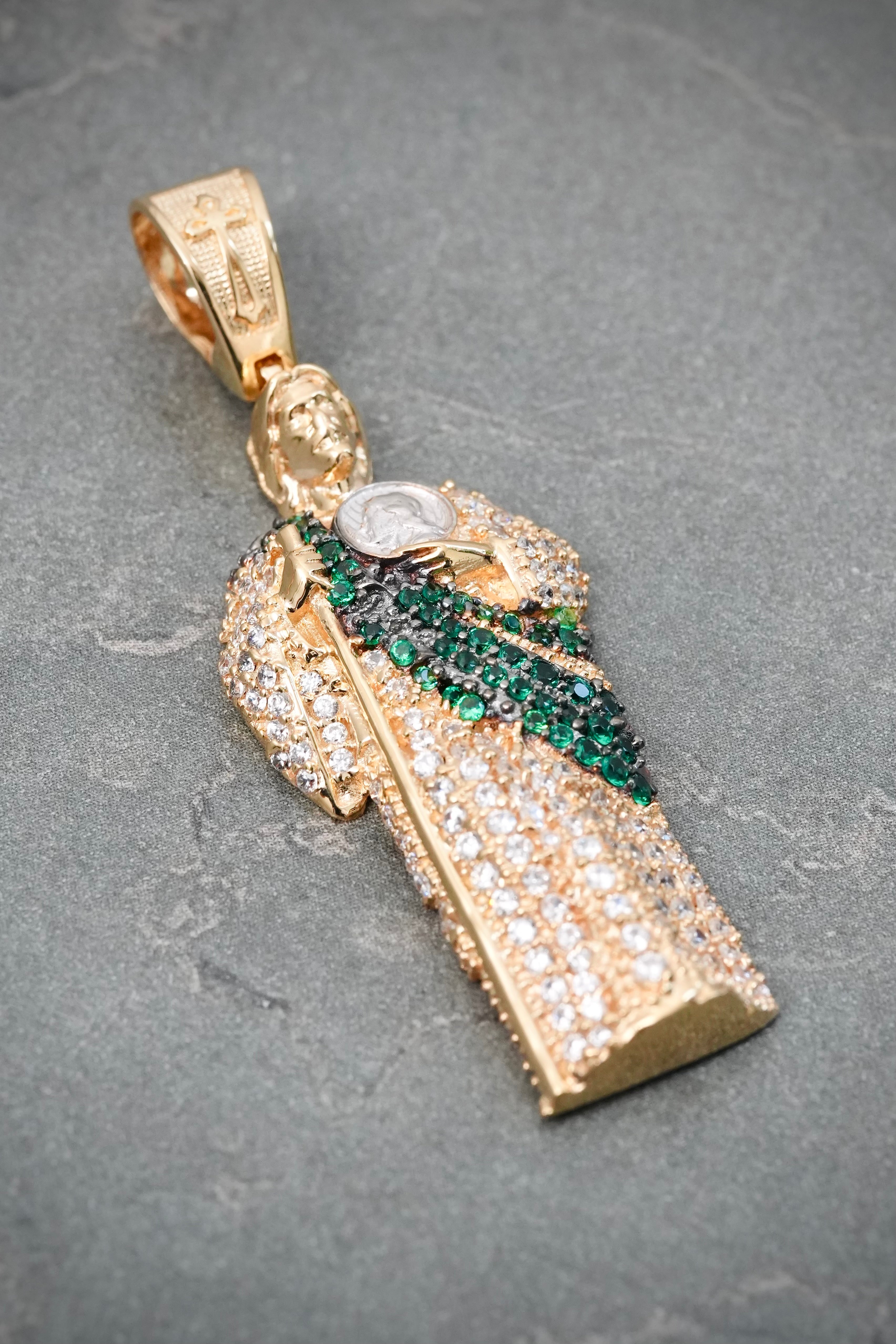 Dije San Judas con Swarovski Verde y Blanco 7.5gr / 5cm / 17.6mm — Oro Amarillo