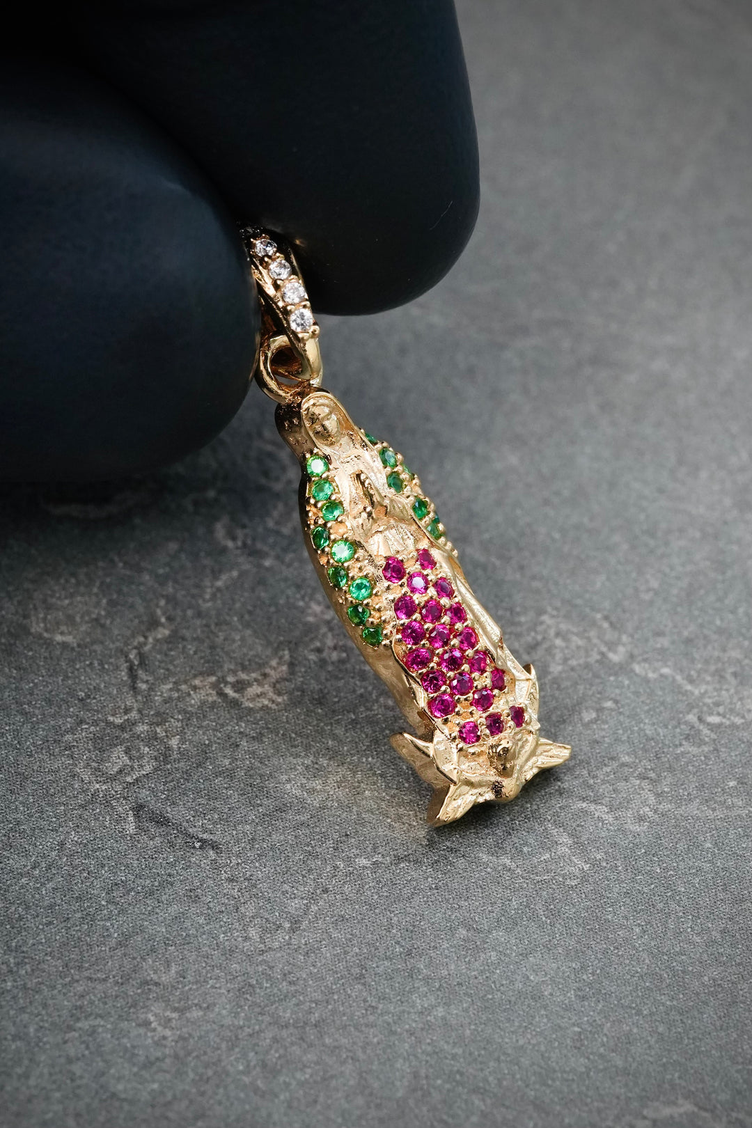 Dije Virgen de Guadalupe con Swarovski 2.4gr / 2.9cm / 7mm — Oro Amarillo