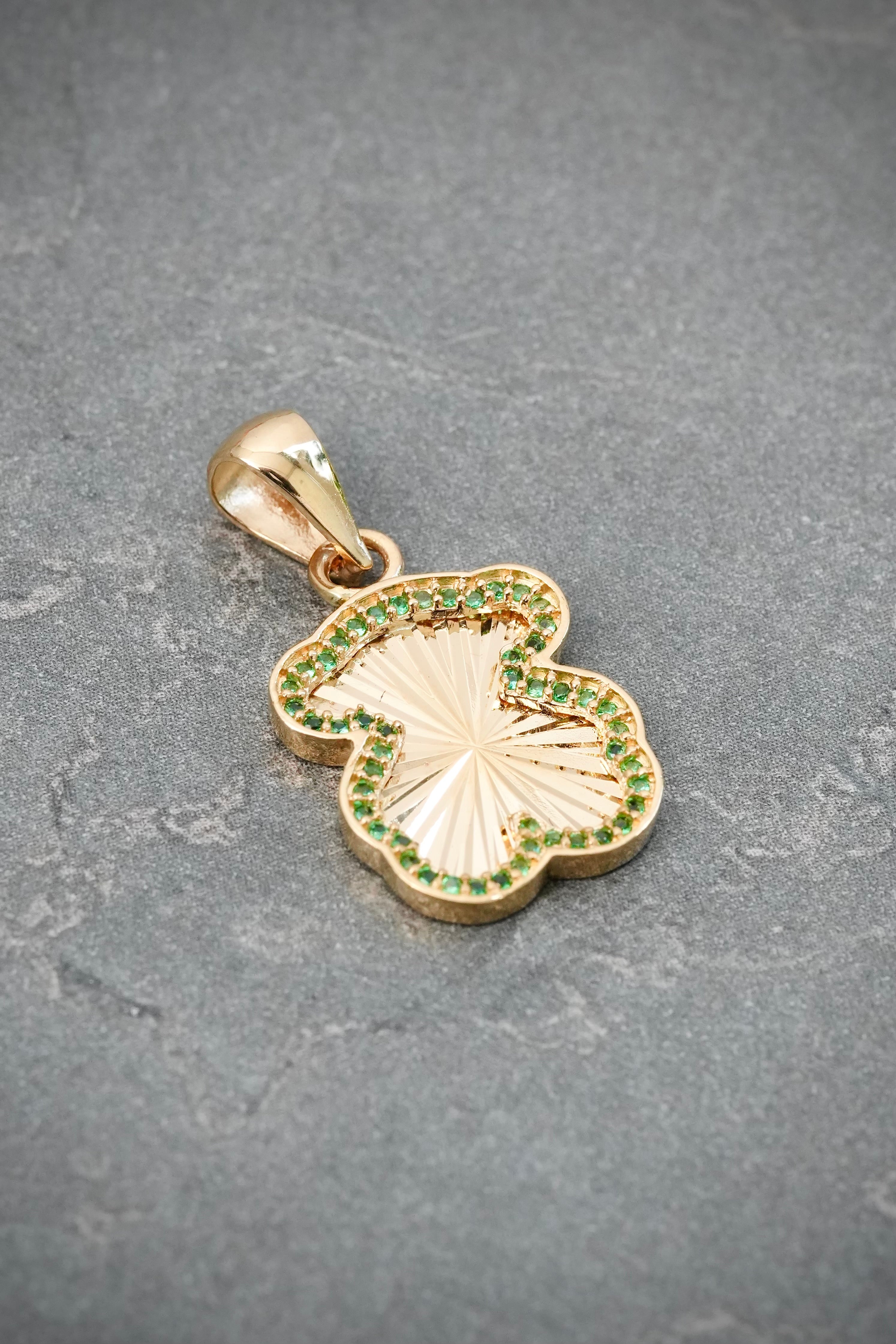 Dije Oso Th Diamantado 1.9gr / 2.3cm / 12.6mm — Oro Amarillo