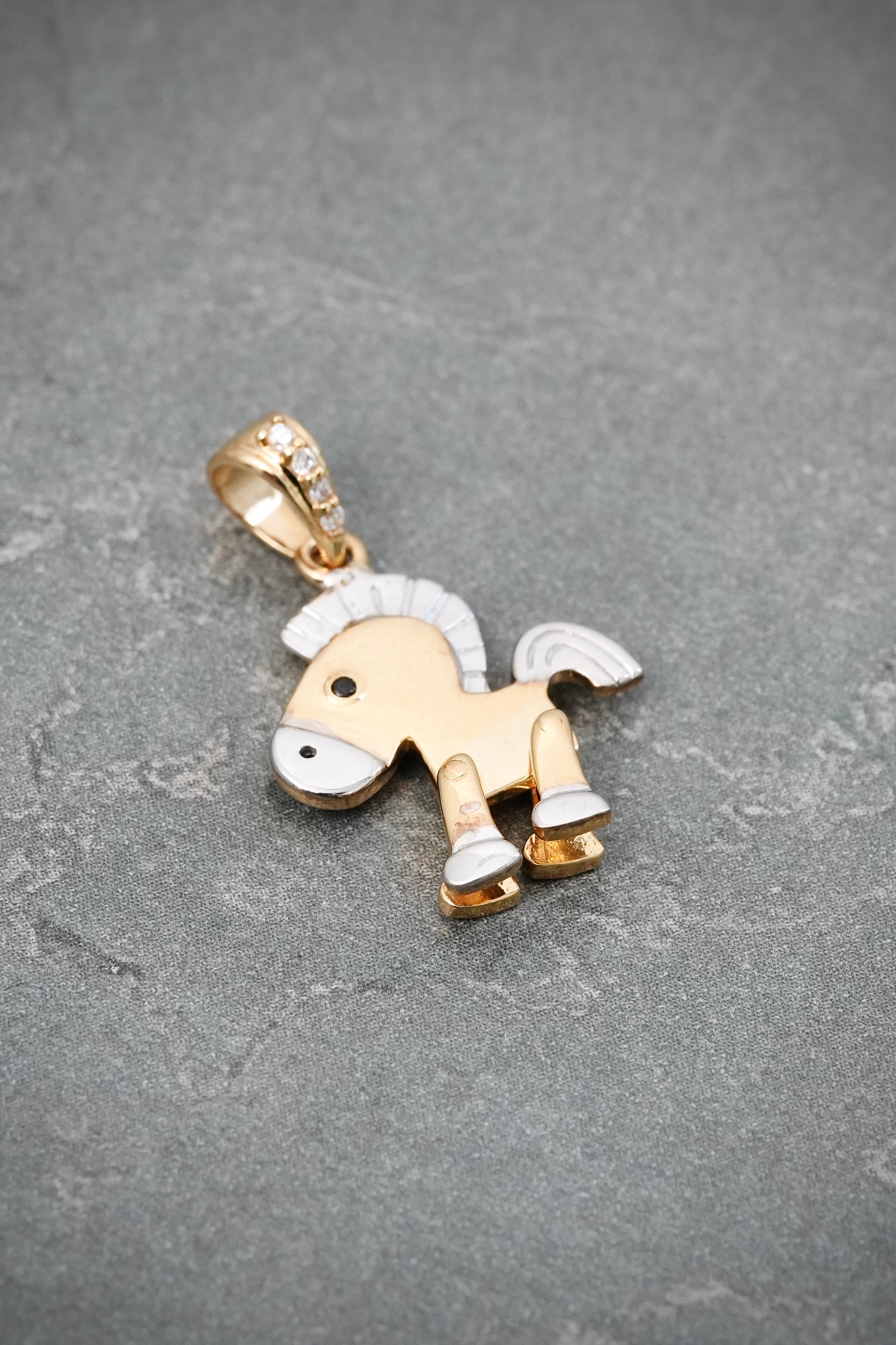 Dije Caballo 1.8gr / 2.2cm / 14.6mm — Dos Oros