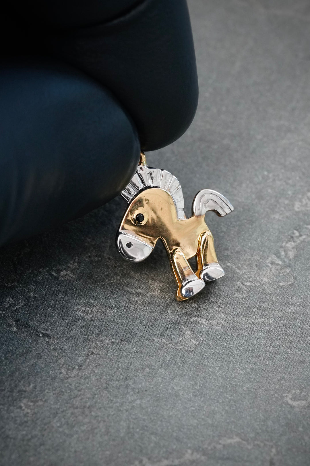 Dije Caballo 1.8gr / 2.2cm / 14.6mm — Dos Oros
