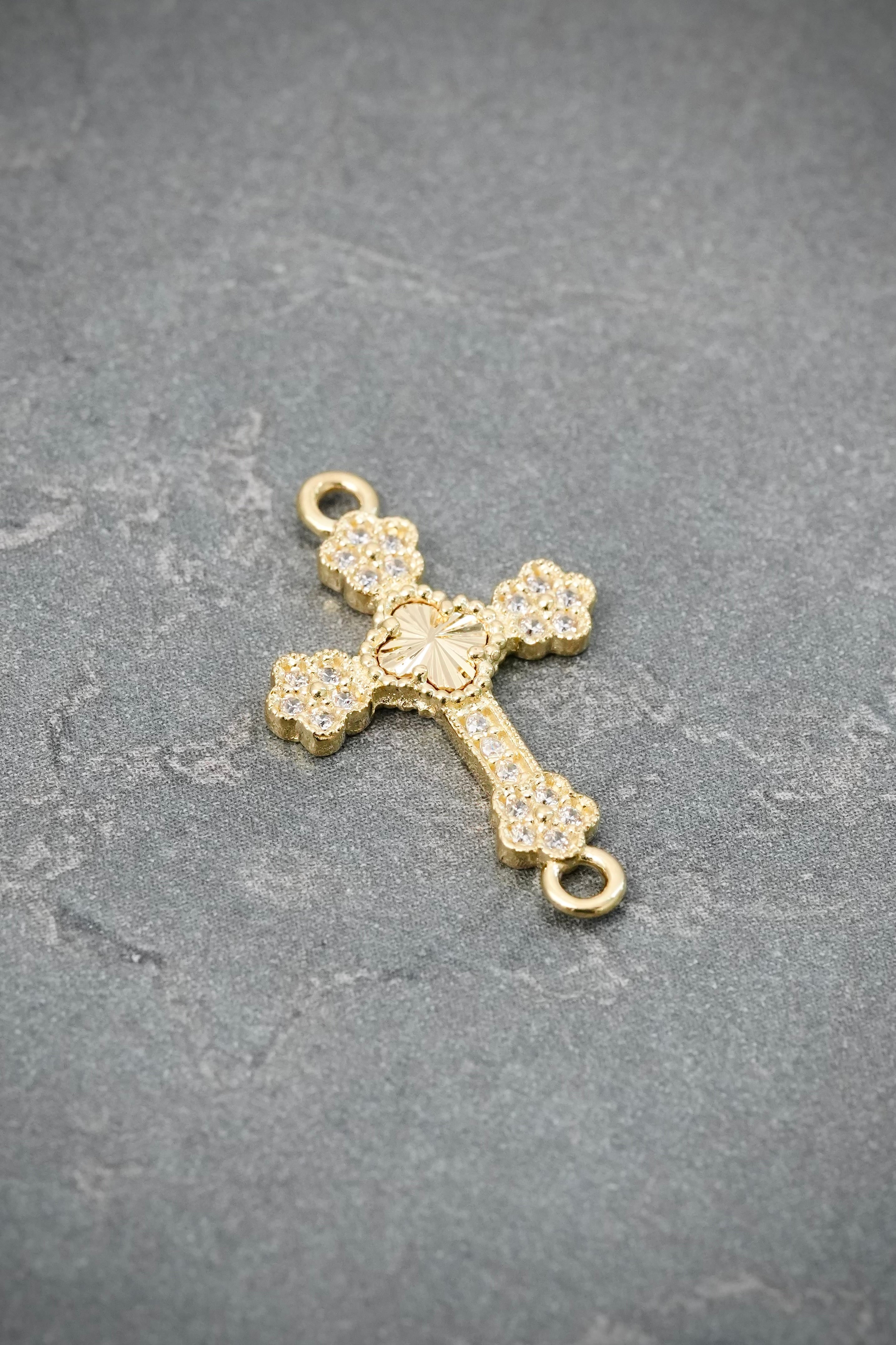 Herraje Cruz con Swarovski Blanco 1.1gr / 2.1cm / 13.6mm — Oro Amarillo