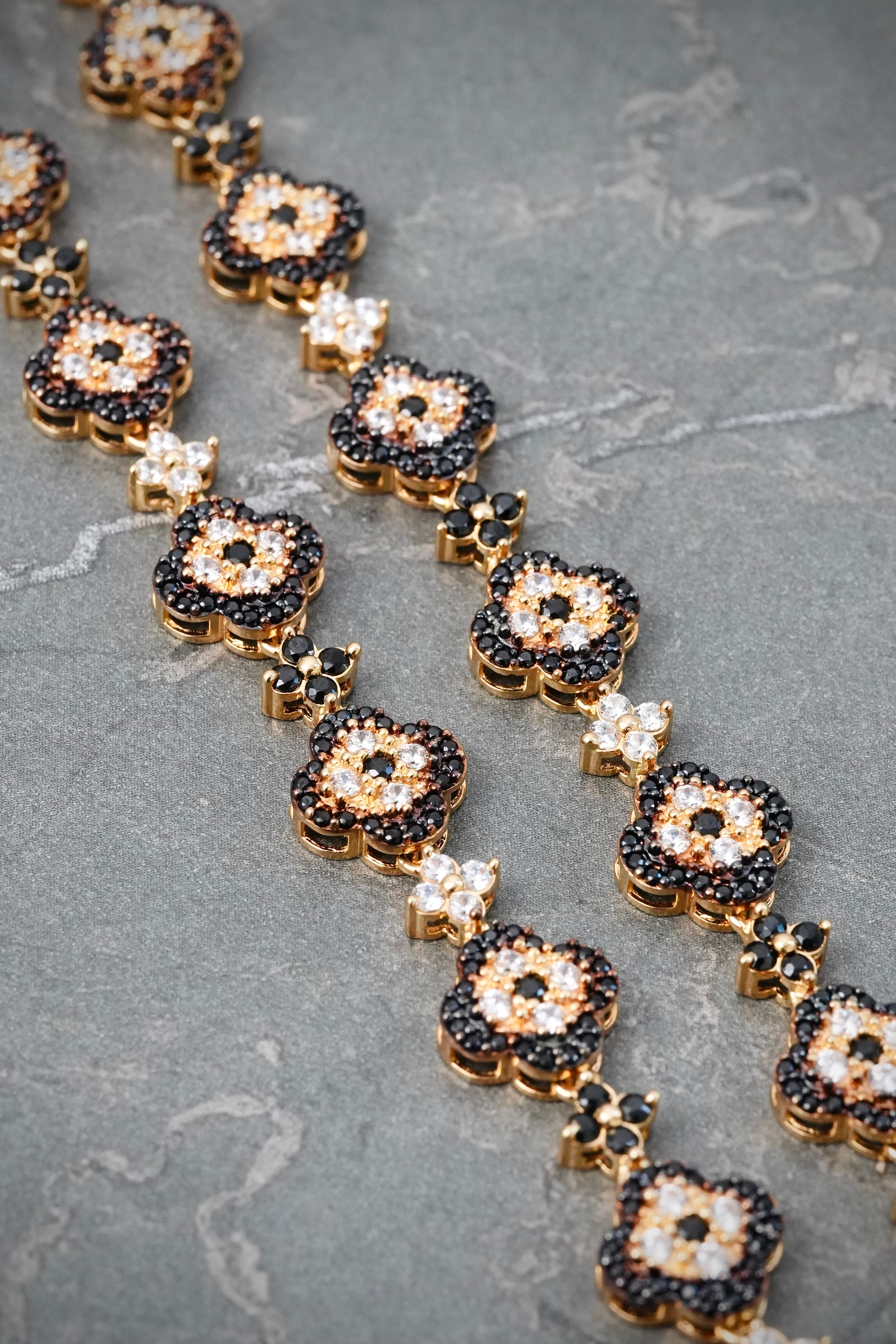 Cadena Lucky Clover con Swarovski Blanco y Negro 40.05gr / 50cm / 10mm — Oro Amarillo