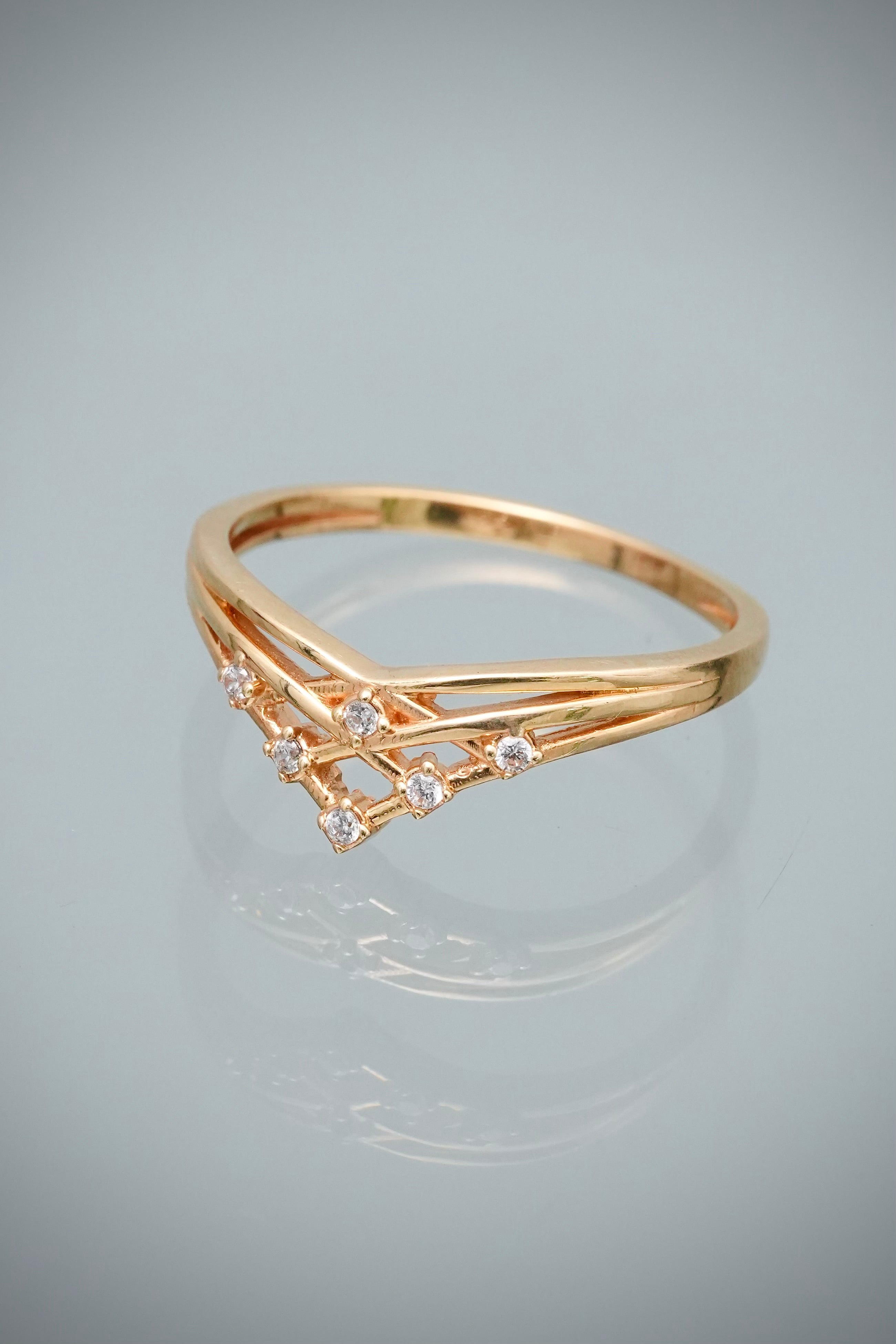 Anillo con Swarovski Blanco 2.25gr / Talla 7 1/2 — Oro Amarillo