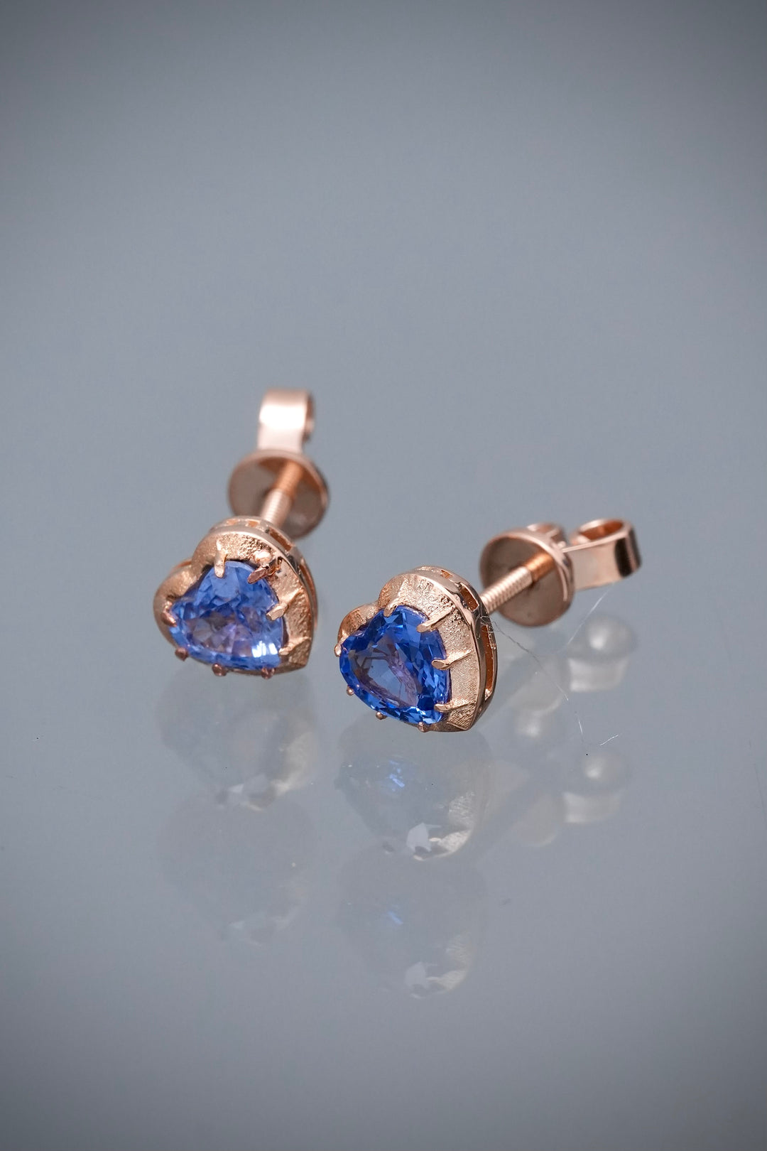 Topos corazon con 111pts de zafiro 2.3gr / Largo 0.6cm — Oro Rosado