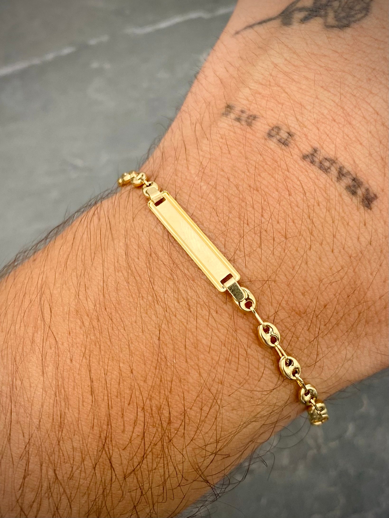 Pulso bebe Con Placa 1.9gr / Largo 15cm — Oro Amarillo
