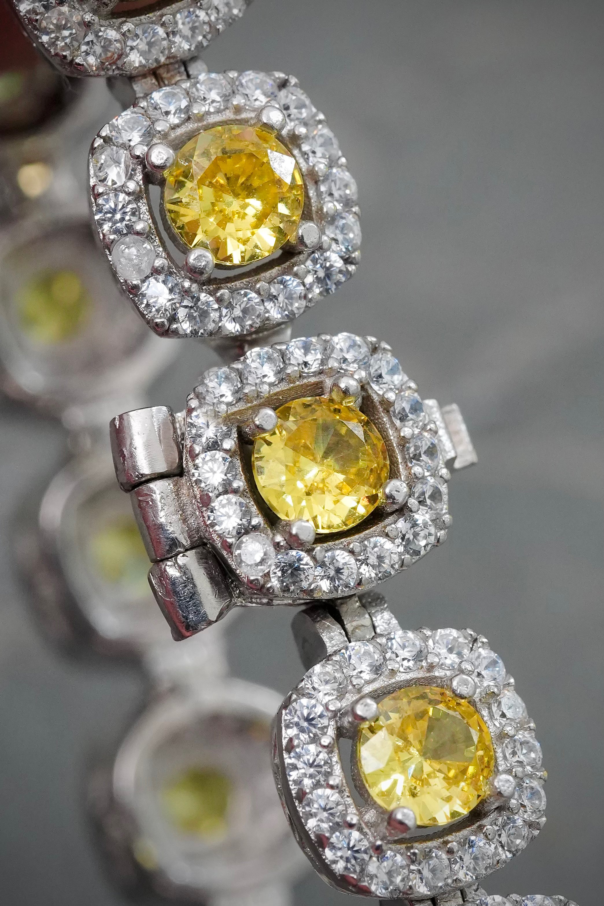 Pulso Tenis con Swarovski Amarillo y Blanco 20.4gr / 17cm / 7.6mm — Plata 925