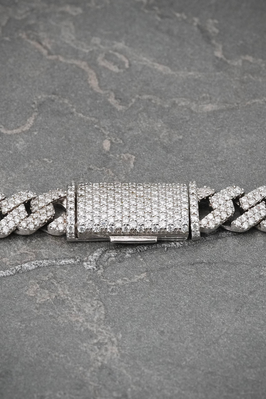 Cadena Dubai con 958pts de Moissanita 66.2gr / 55cm / 8mm — Plata 925