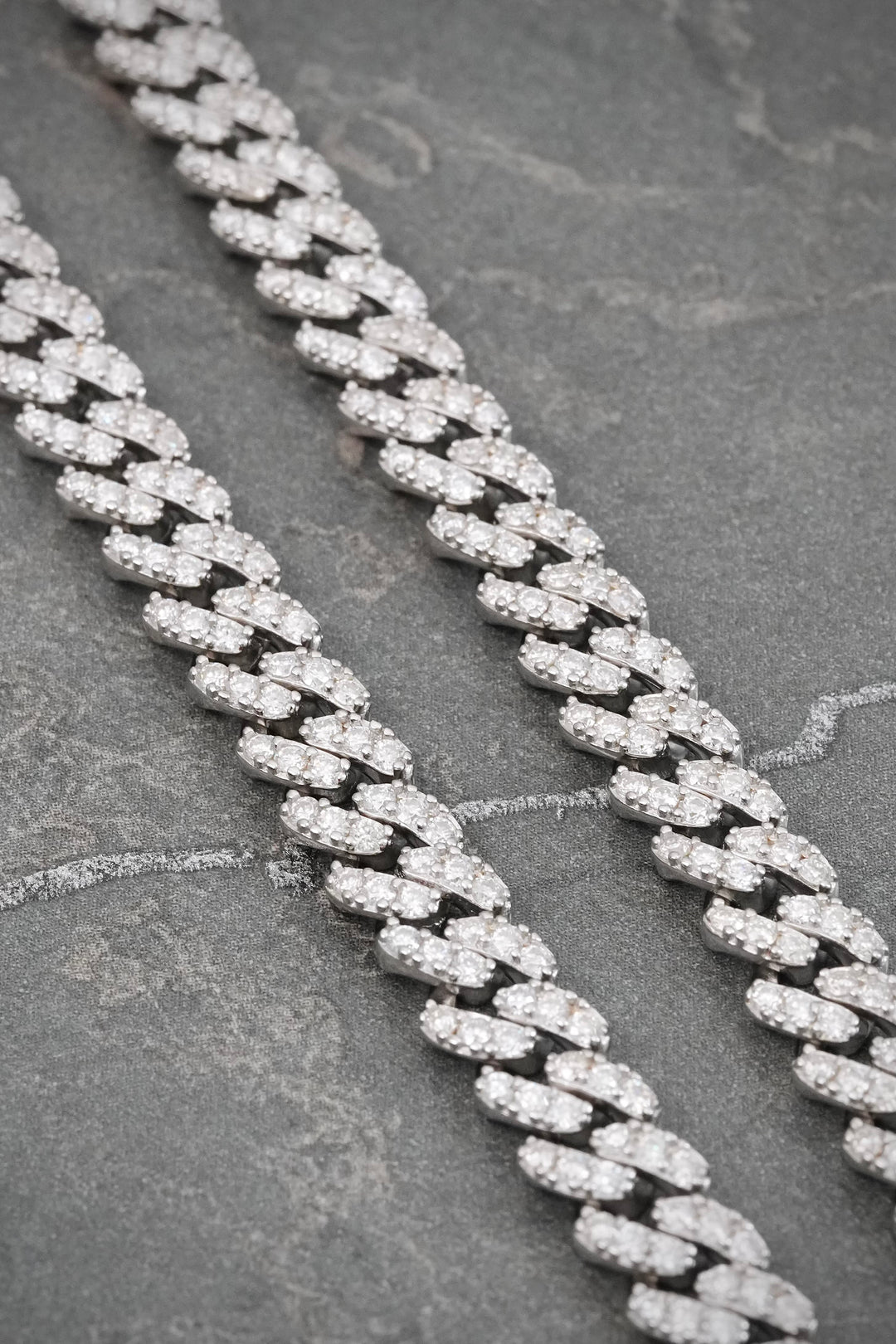 Cadena Dubai con 965pts de Moissanita 41.9gr / 50cm / 6.4mm — Plata 925