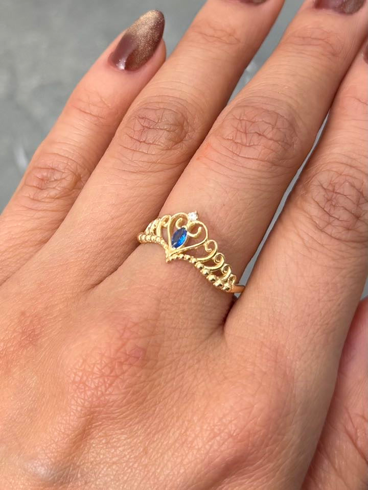 Anillo Corona con Swarovski Azul 1.9gr / Talla 6 1/2 — Oro Amarillo