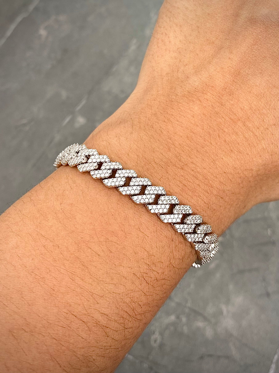 Pulso Dubai con 376pts de Moissanita 22.45gr / 16.5cm / 8mm — Plata 925