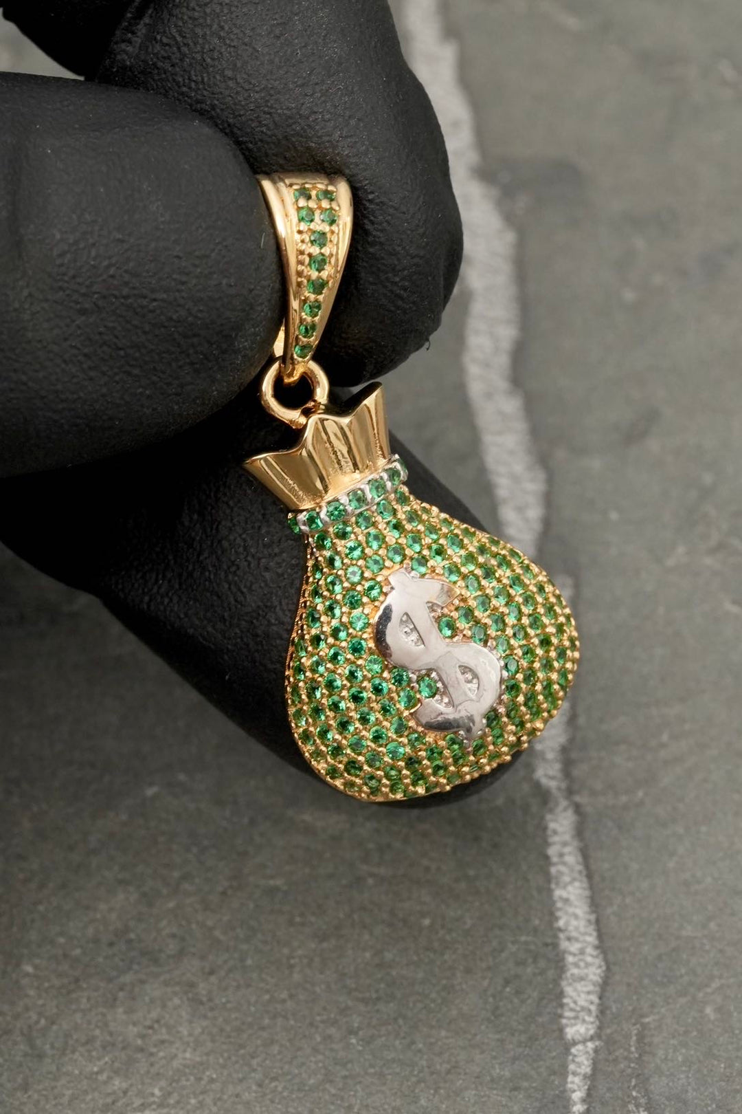 Dije bolsa de dinero con swarovski verde 4.9gr / Largo 3.4cm — Dos Oros
