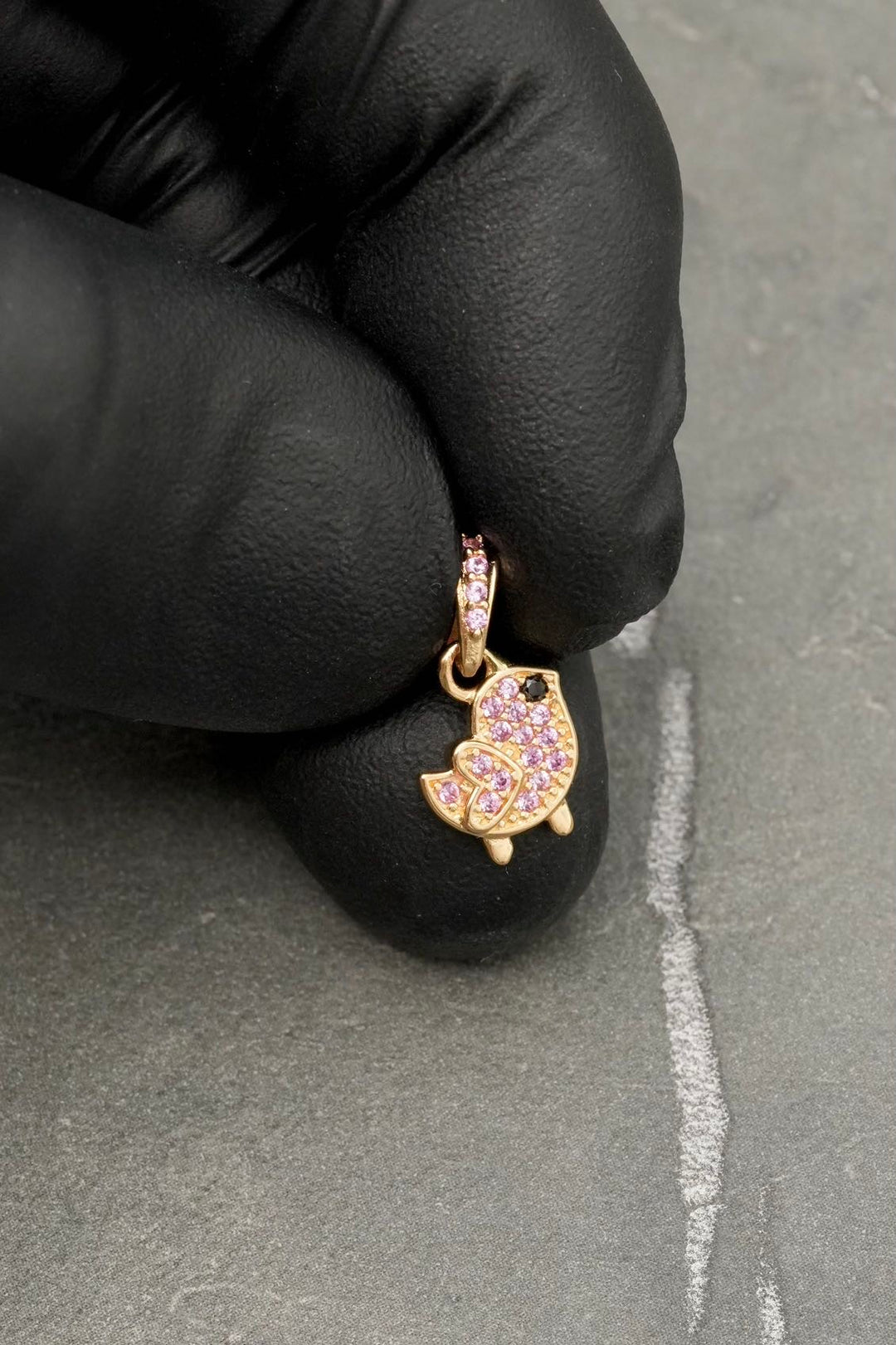 Dije pajaro con swarovski rosado 0.9gr / Largo 1.5cm — Oro Amarillo