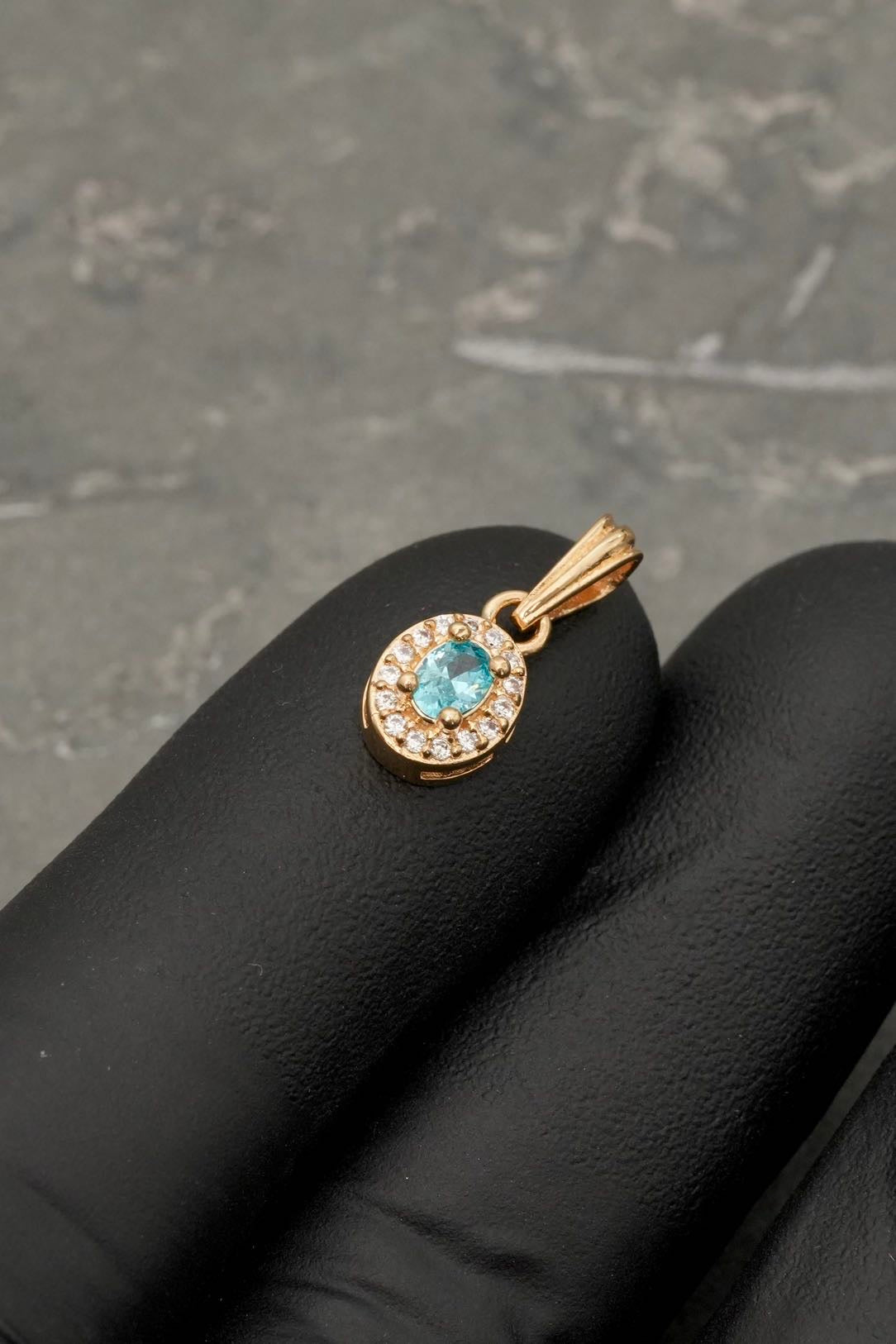 Dije con swarovski azul y blanco 1.1gr / Largo 1.5cm — Oro Amarillo