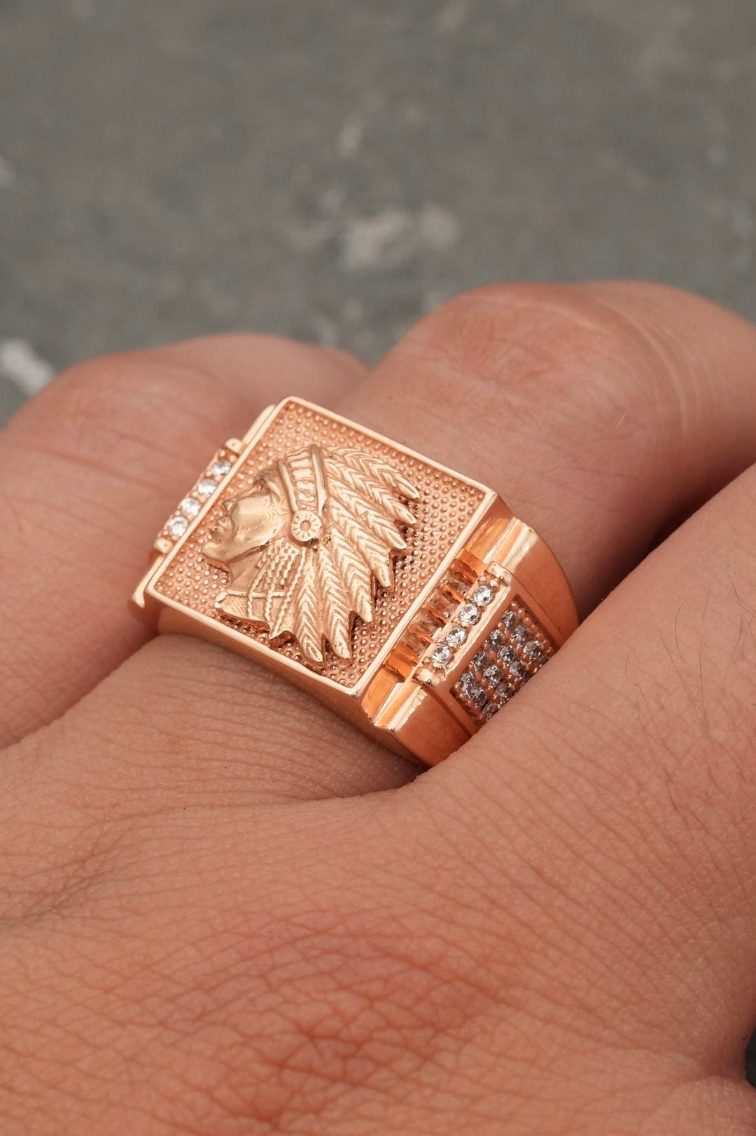 Anillo indio con swarovski blanco 11.05gr / Talla 8 1/2 — Oro Rosado