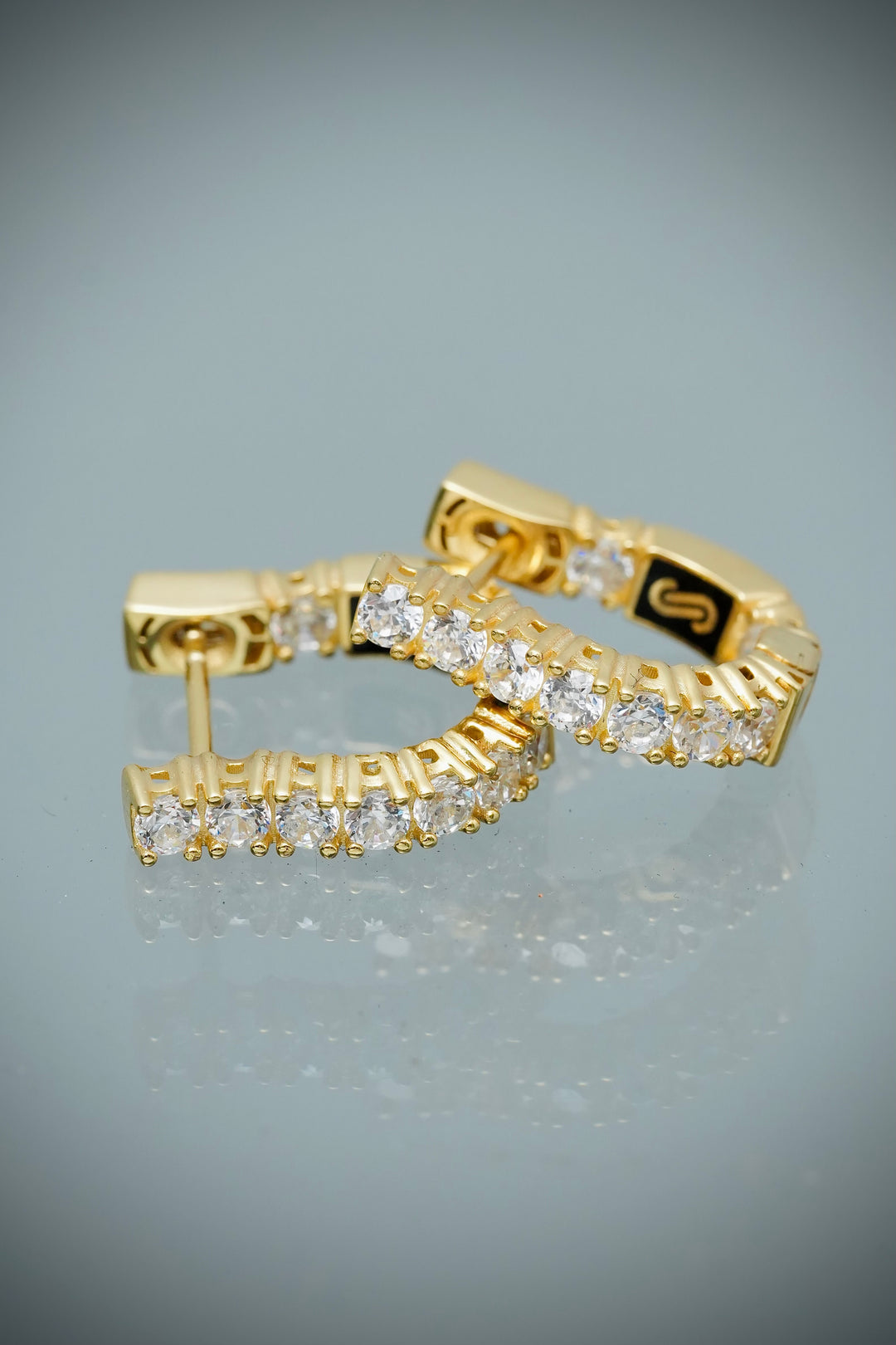 Candongas monaco con swarovski blanco 4.3gr / Largo 1.5cm — Oro Amarillo