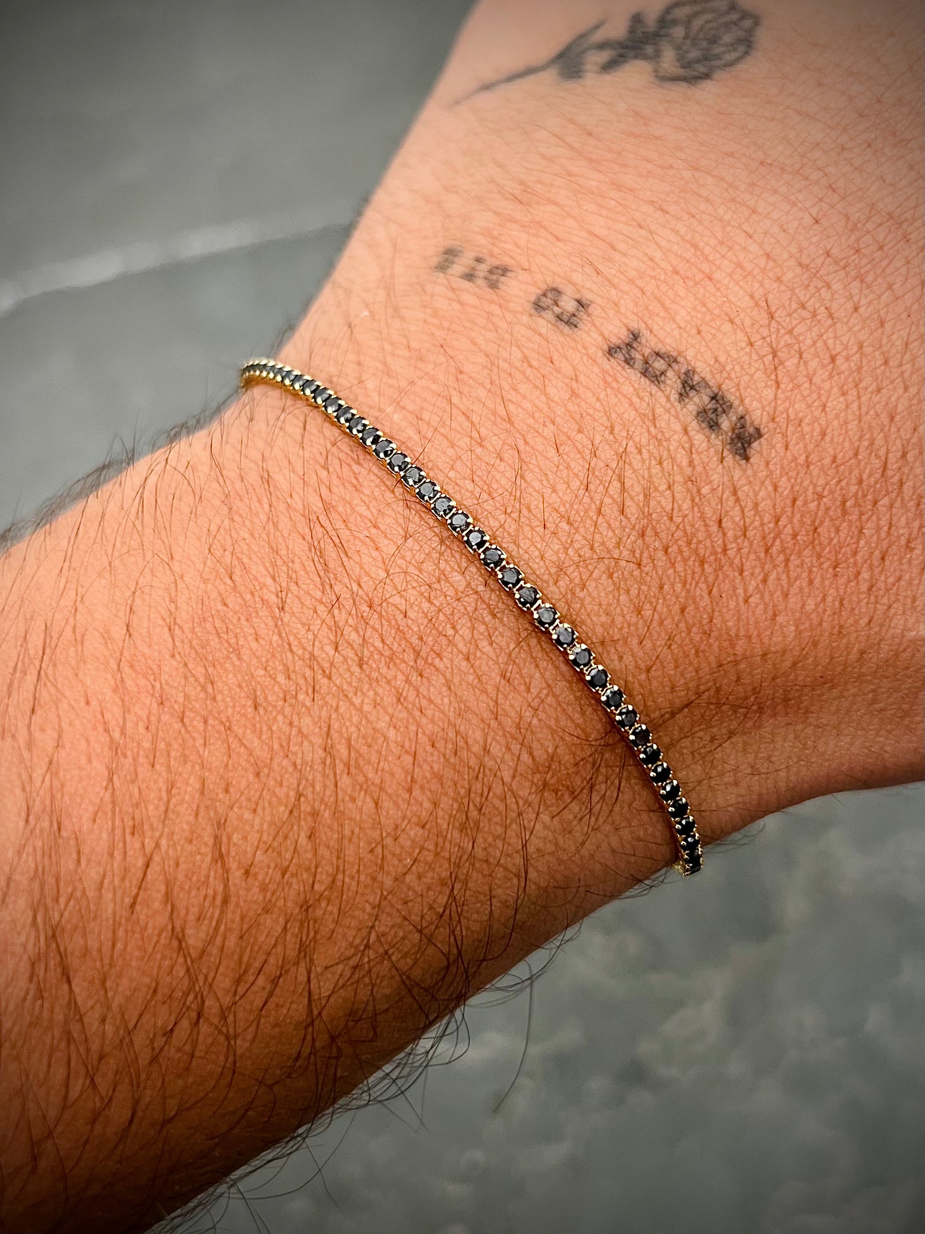 Pulso tenis con swarovski negro 2.6gr / Largo 18cm / Oro Amarillo italy +4 B