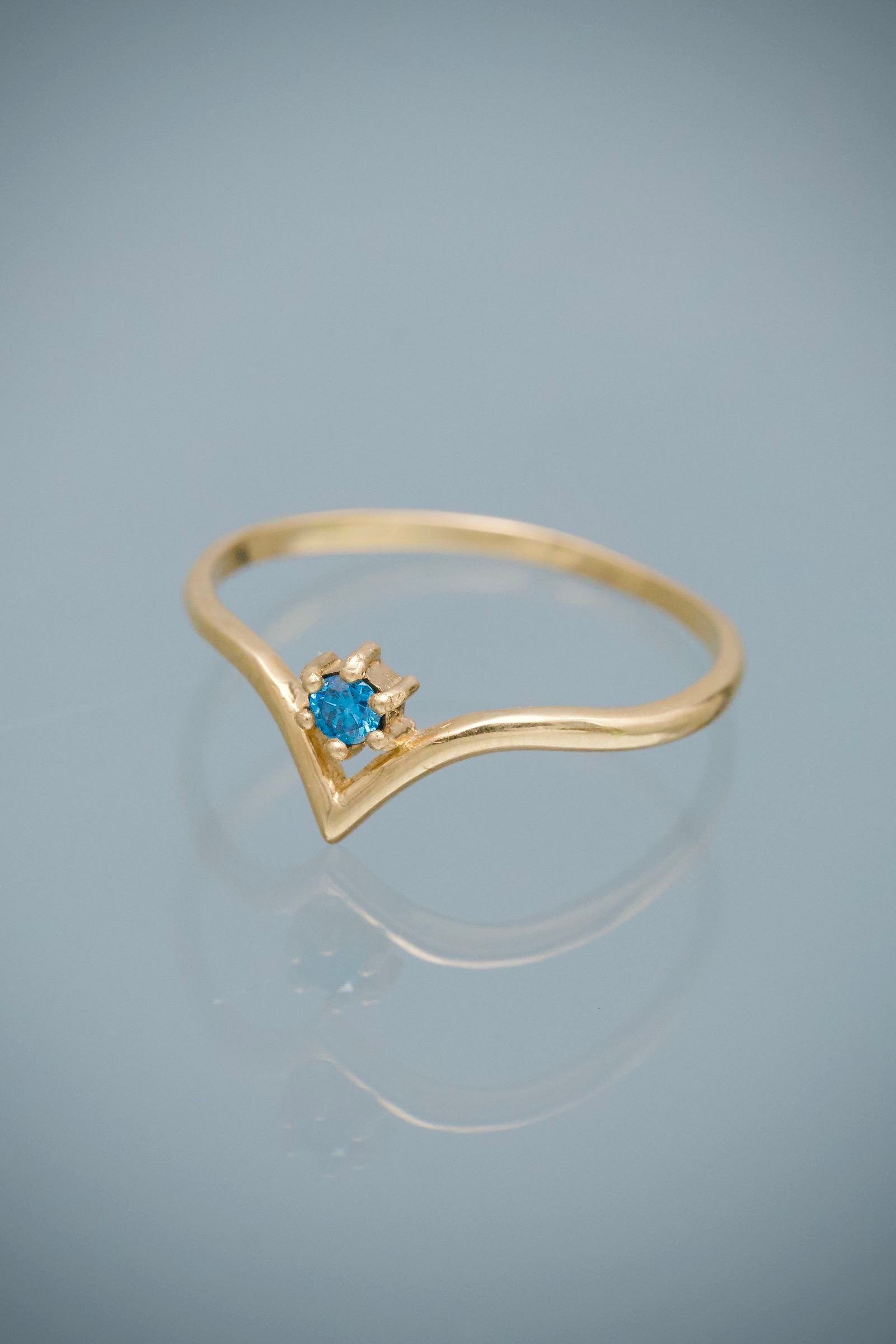 Anillo con 6pts de Diamante Azul 1.4gr / Talla 7 3/4 — Oro Amarillo