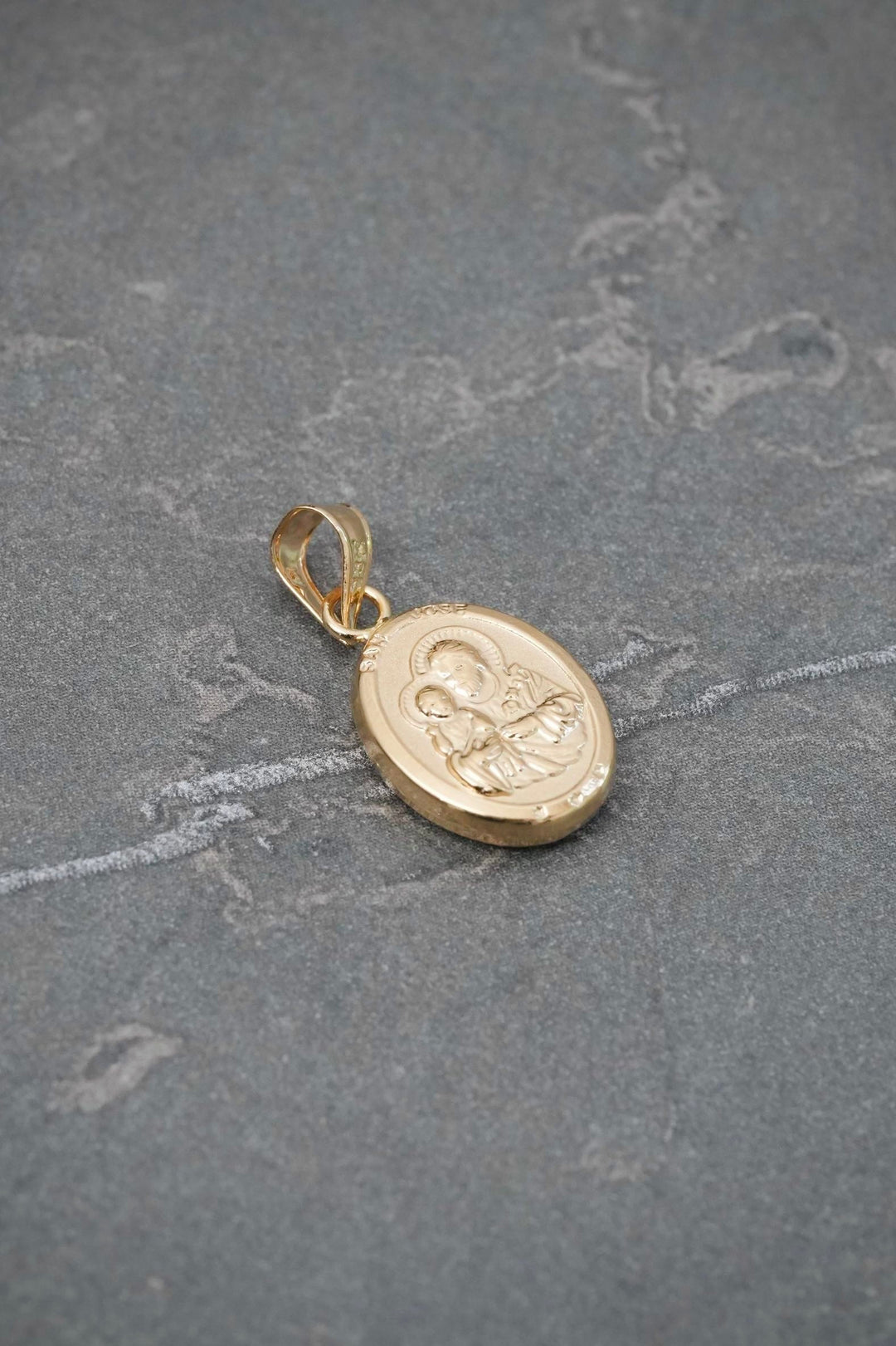 Dije San Jose 0.65gr / 2cm / 9.9mm — Oro Amarillo