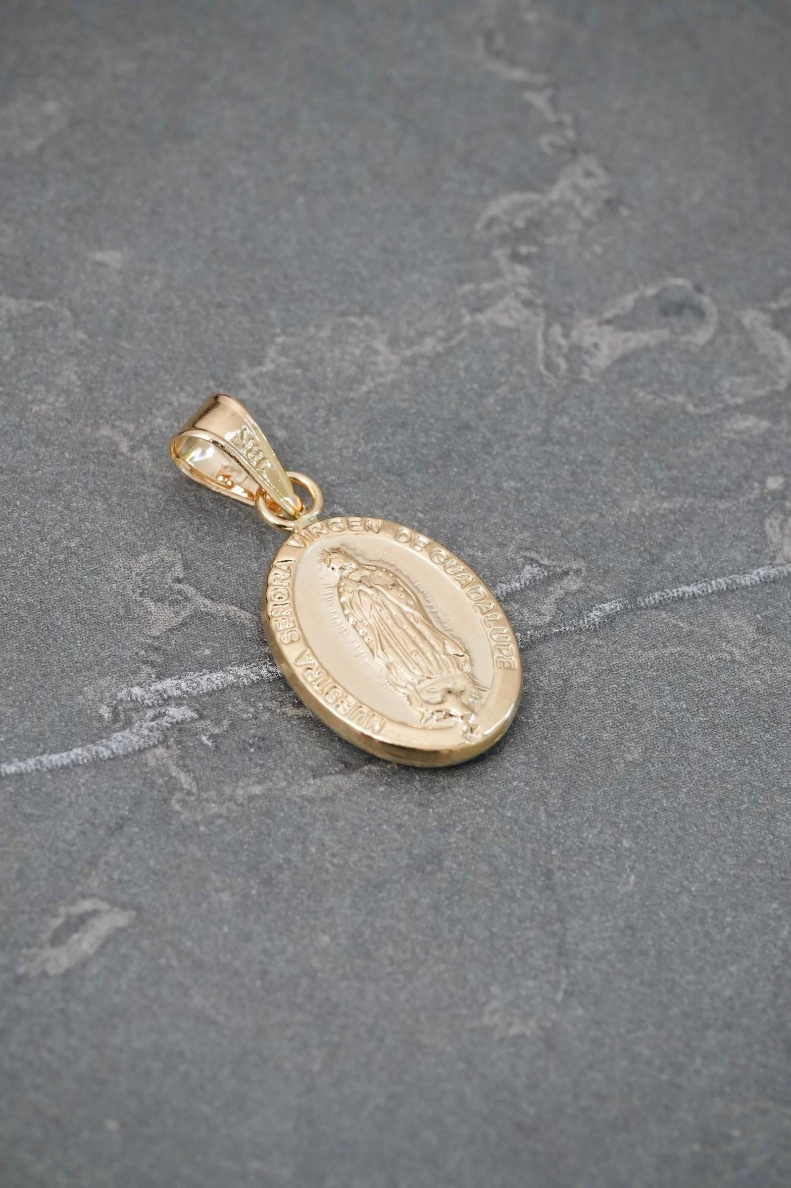 Dije Virgen de Guadalupe 0.8gr / 2.4cm / 11.5mm — Oro Amarillo