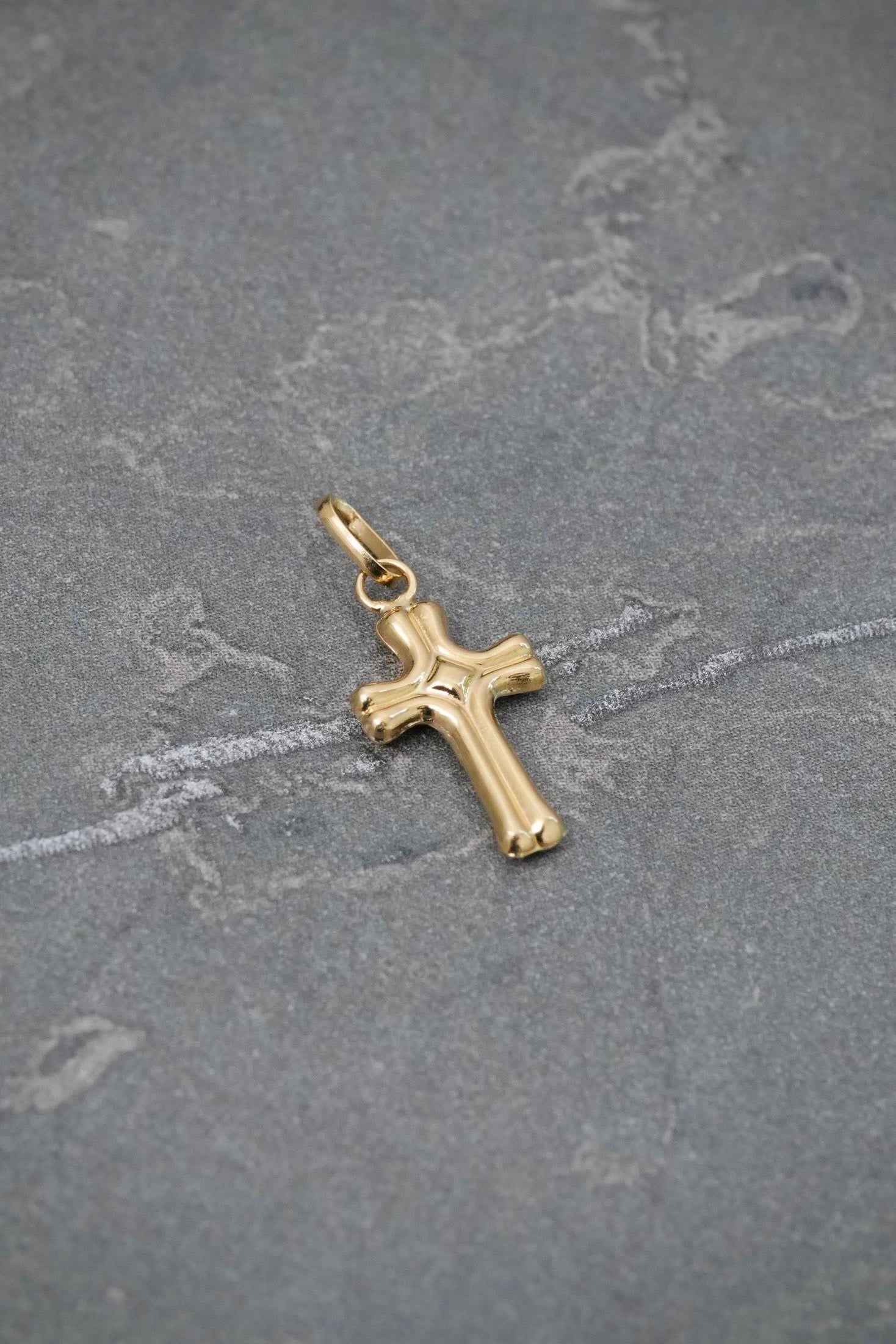 Dije Cruz 0.3gr / 1.9cm / 7.8mm — Oro Amarillo