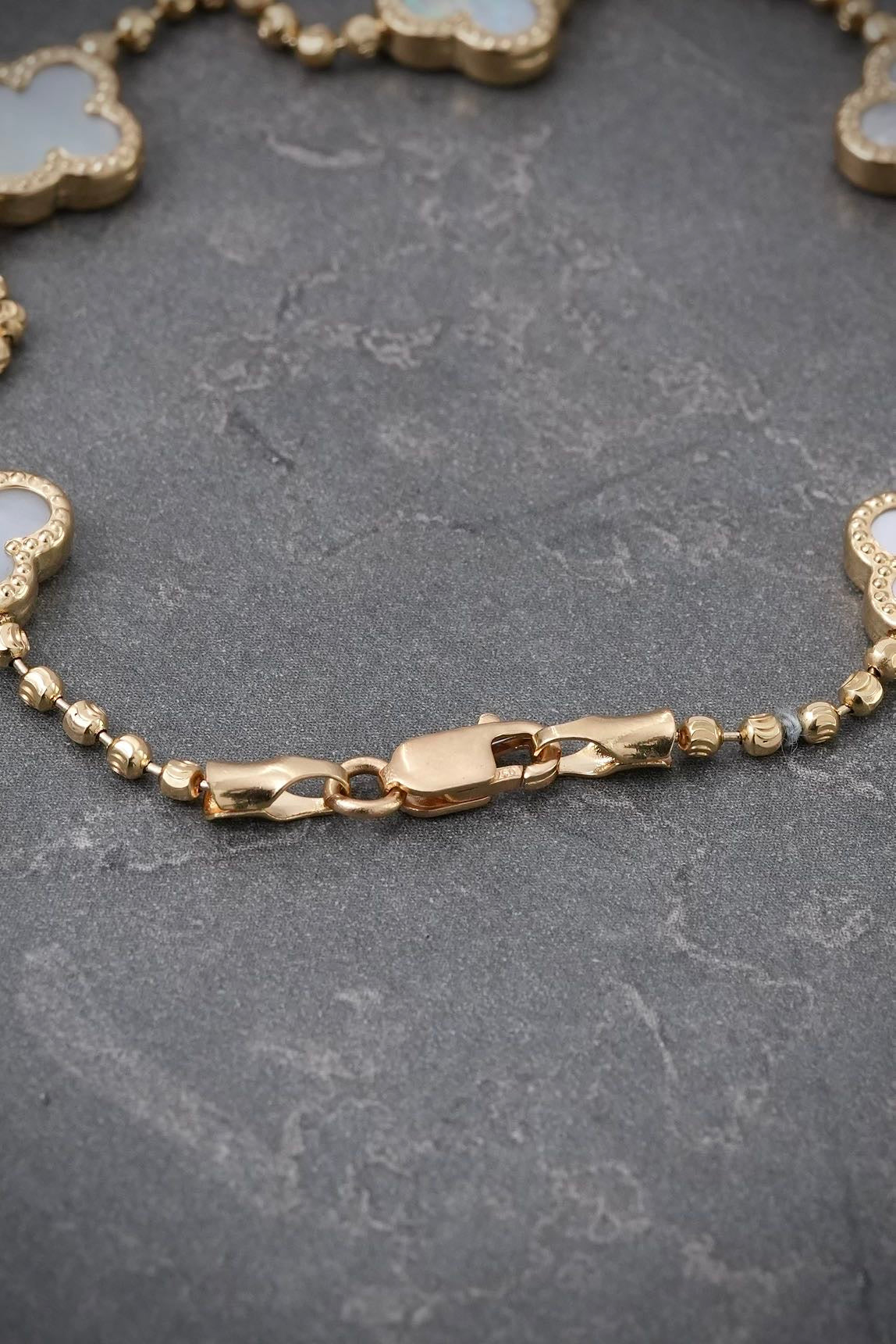 Pulso lucky clover blanco 5.4gr / Largo 18.5cm / Oro Amarillo (Joya) M