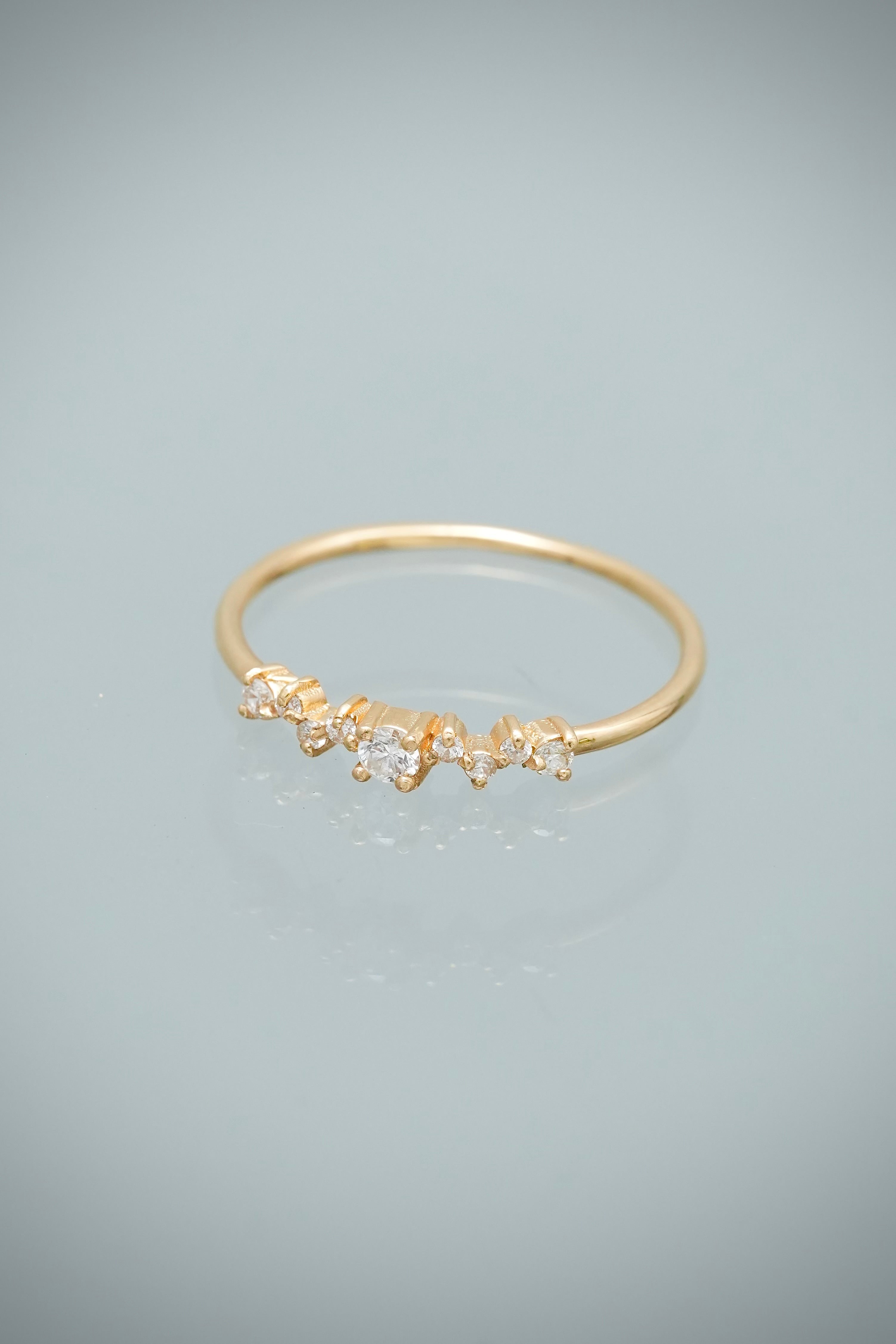 Anillo con Swarovski Blanco 1.2gr / Talla 6 — Oro Amarillo