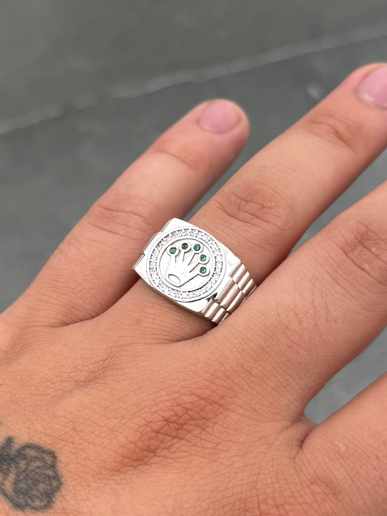 Anillo Rx con Swarovski Verde 8.7gr / Talla 10 — Plata 925